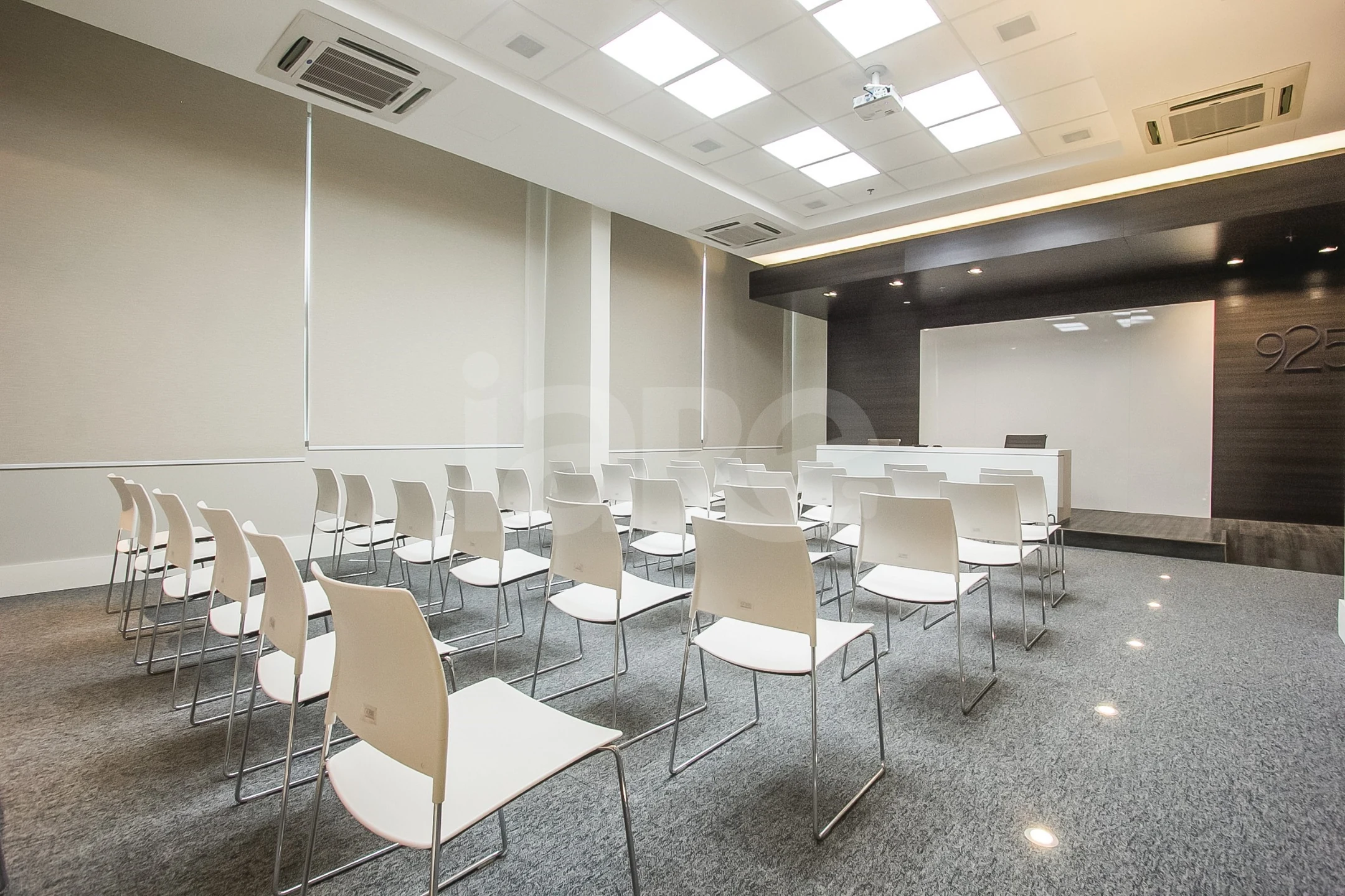 925 Independência - Sala comercial com 40,33 m², em Independência — foto 9