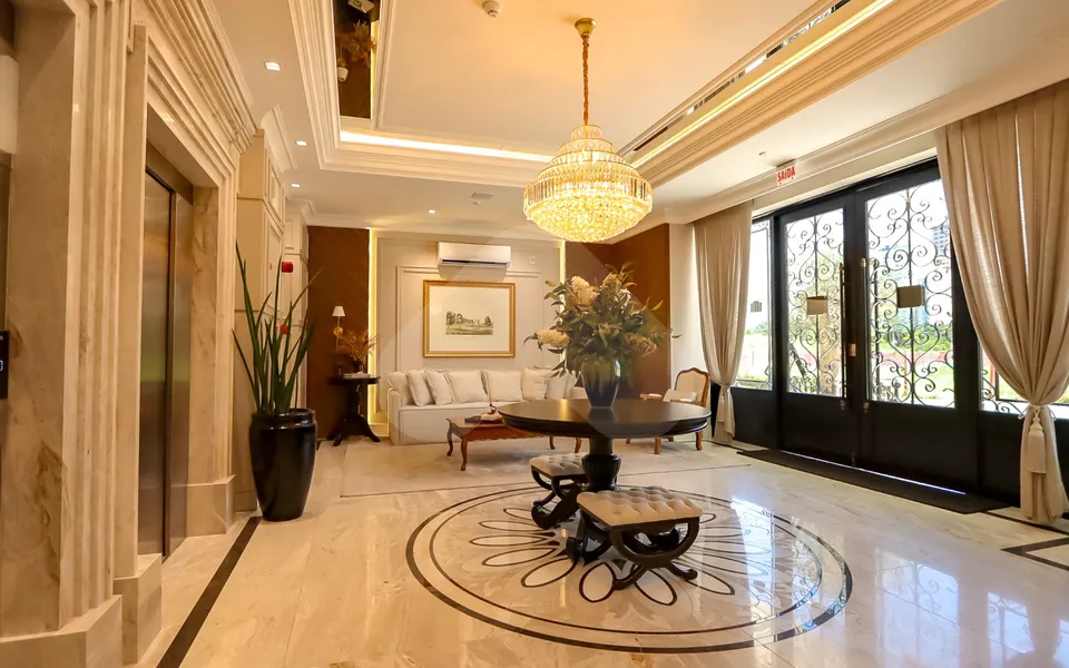 Edifício Paramount Apto 1601 - Apartamento com 269,5 m², em Meia Praia — foto 6