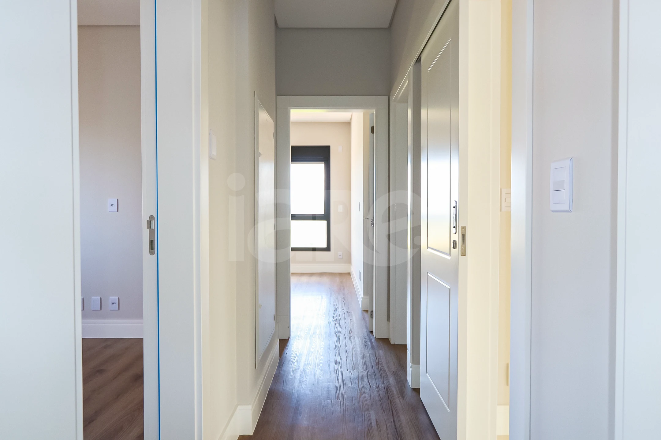 Edifício Paramount Apto 1601 - Apartamento com 269,5 m², em Meia Praia — foto 46