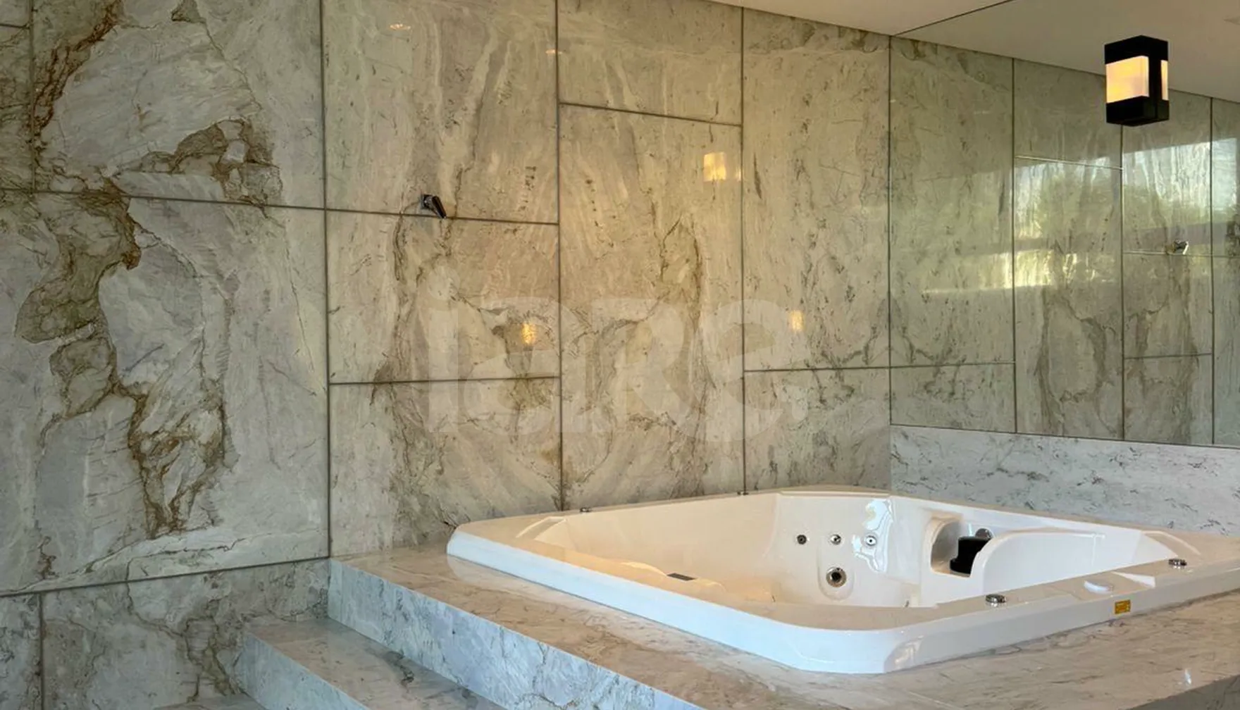Chateau Latour - Apartamento com 141,06 m², em Seminário — foto 30