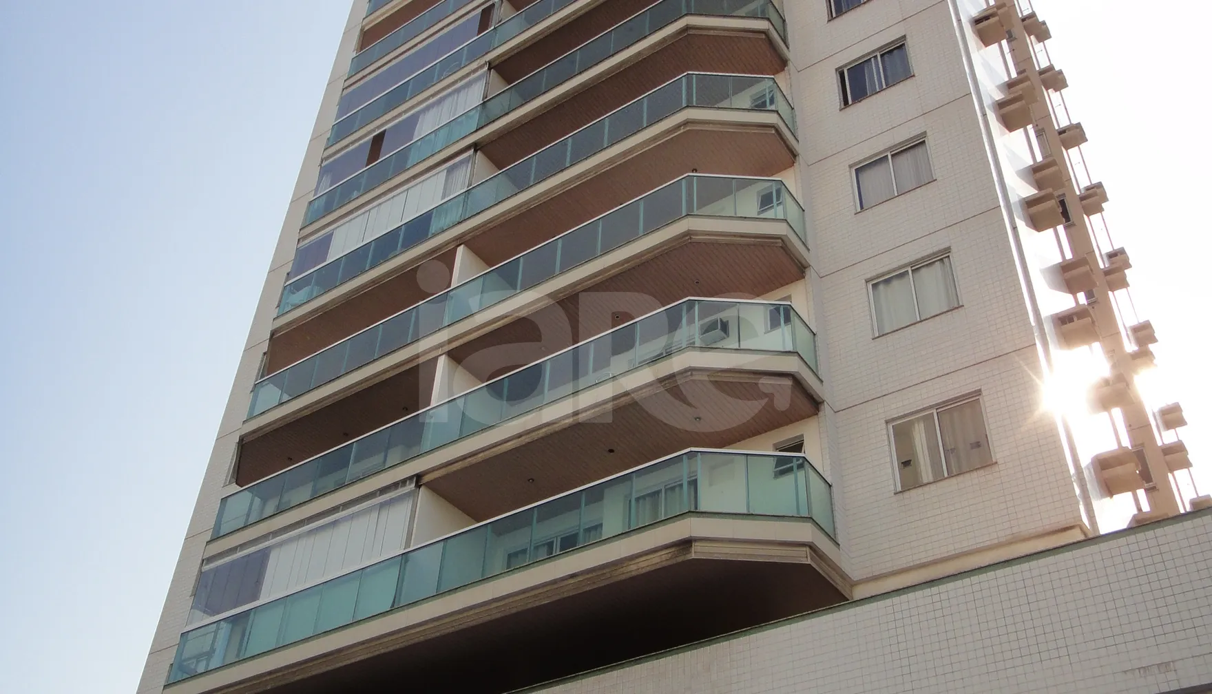 Imperial - Apartamento com 94,94 m², em Praia da Costa — foto 2