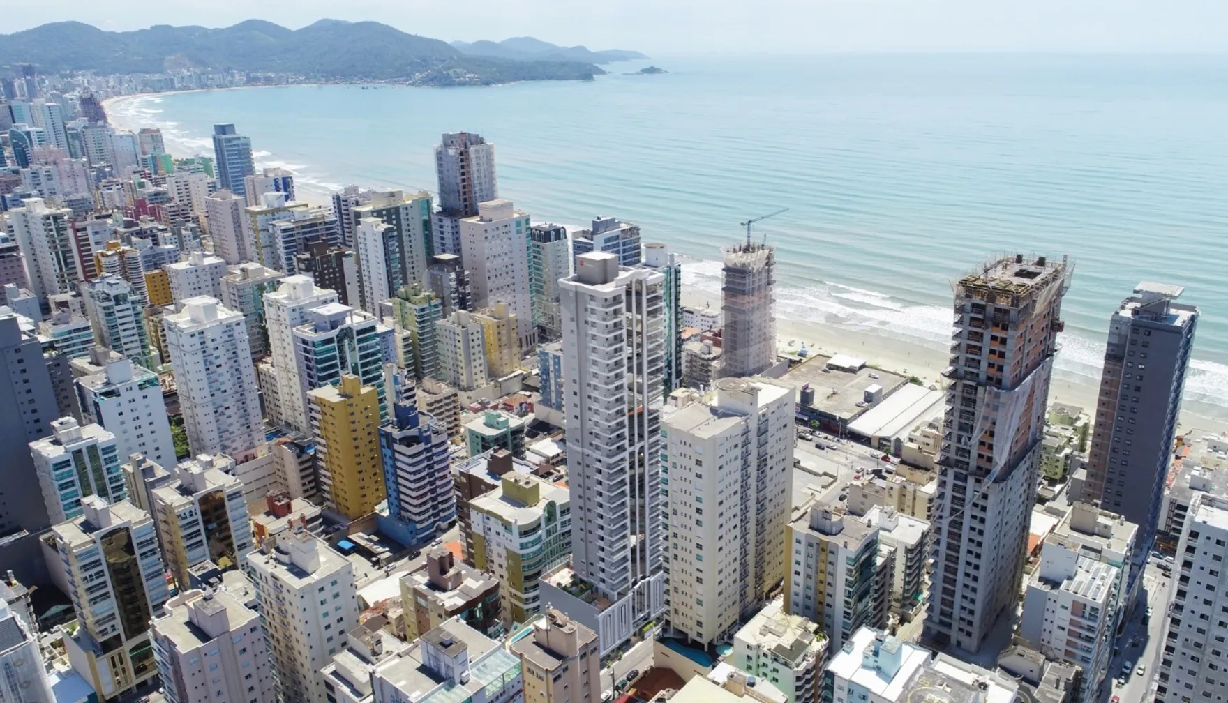 Diamante Residence - Apartamento com 259 m², em Meia Praia — foto 22