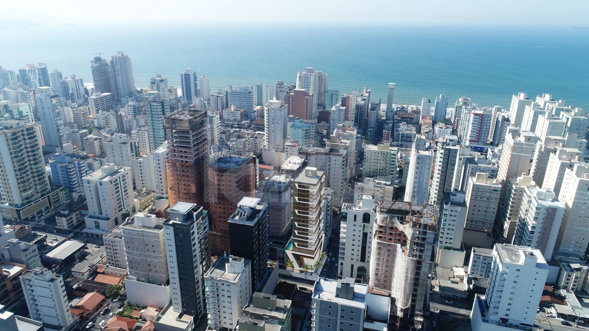 Summit Tower Residence - Apartamento com 150,51 m², em Meia Praia — foto 14