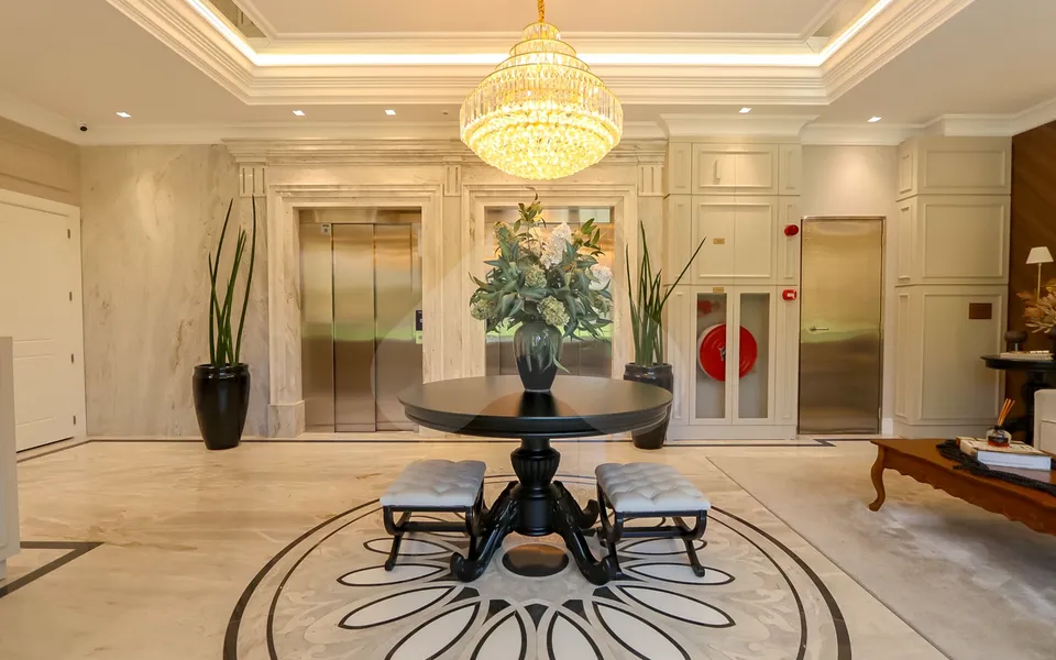 Edifício Paramount Apto 1601 - Apartamento com 269,5 m², em Meia Praia — foto 9