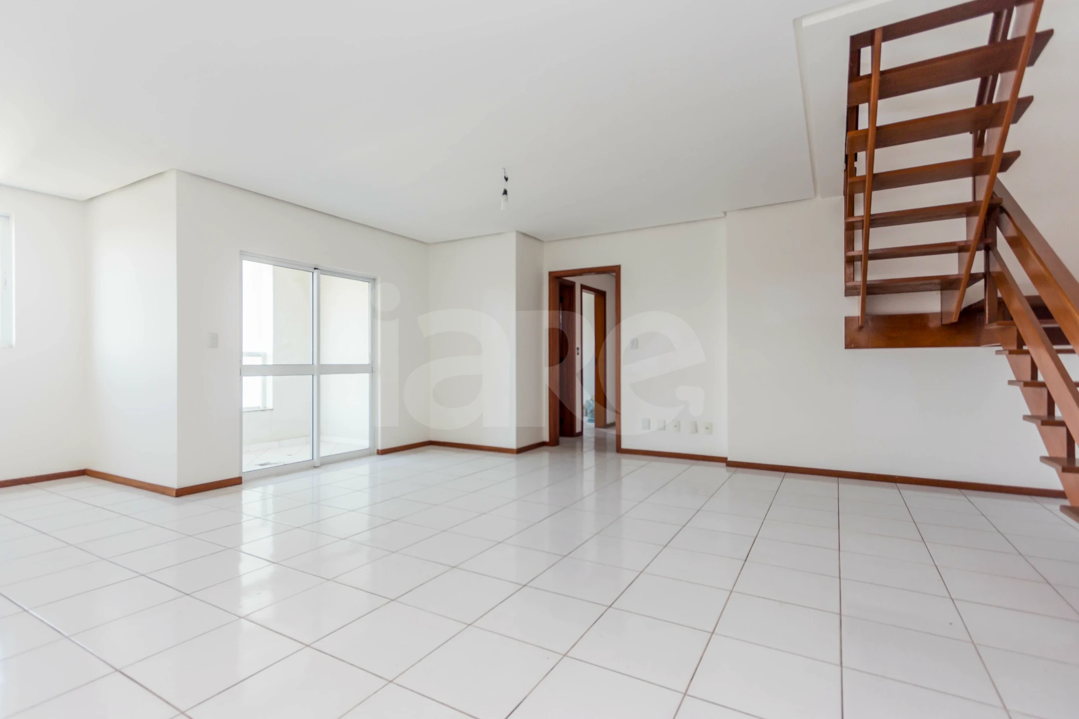 CVB Apto 1509B - Cobertura com 194 m², em Centro — foto 2