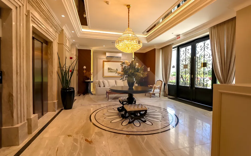 Edifício Paramount Apto 1601 - Apartamento com 269,5 m², em Meia Praia — foto 5