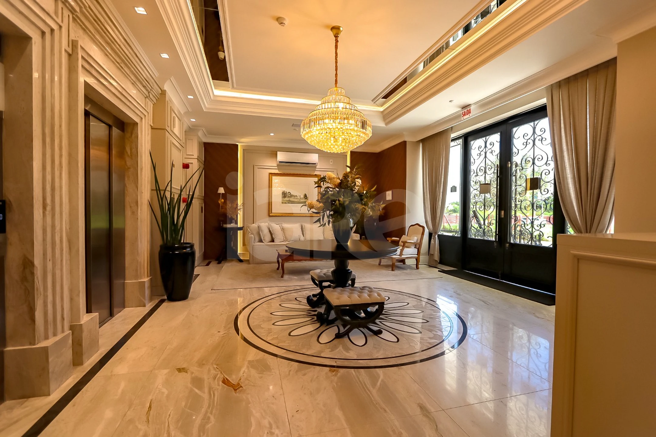 Edifício Paramount Apto 1601 - Apartamento com 269,5 m², em Meia Praia — foto 35