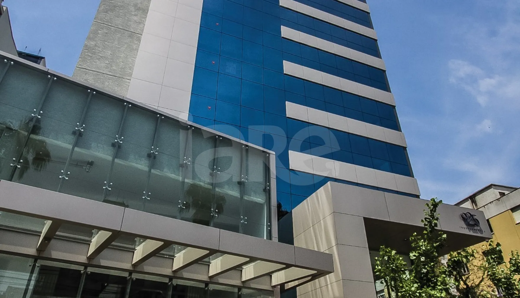 925 Independência - Sala comercial com 40,33 m², em Independência — foto 1