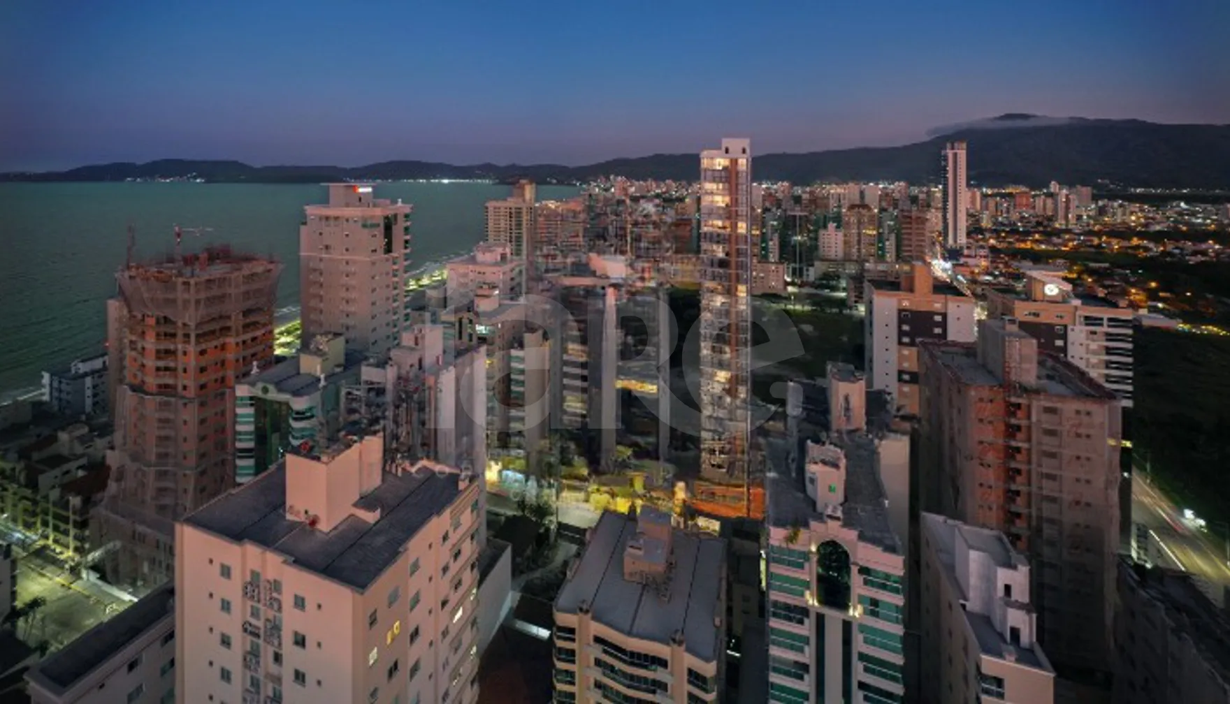 The Breeze - Apartamento com 155 m², em Meia Praia — foto 12