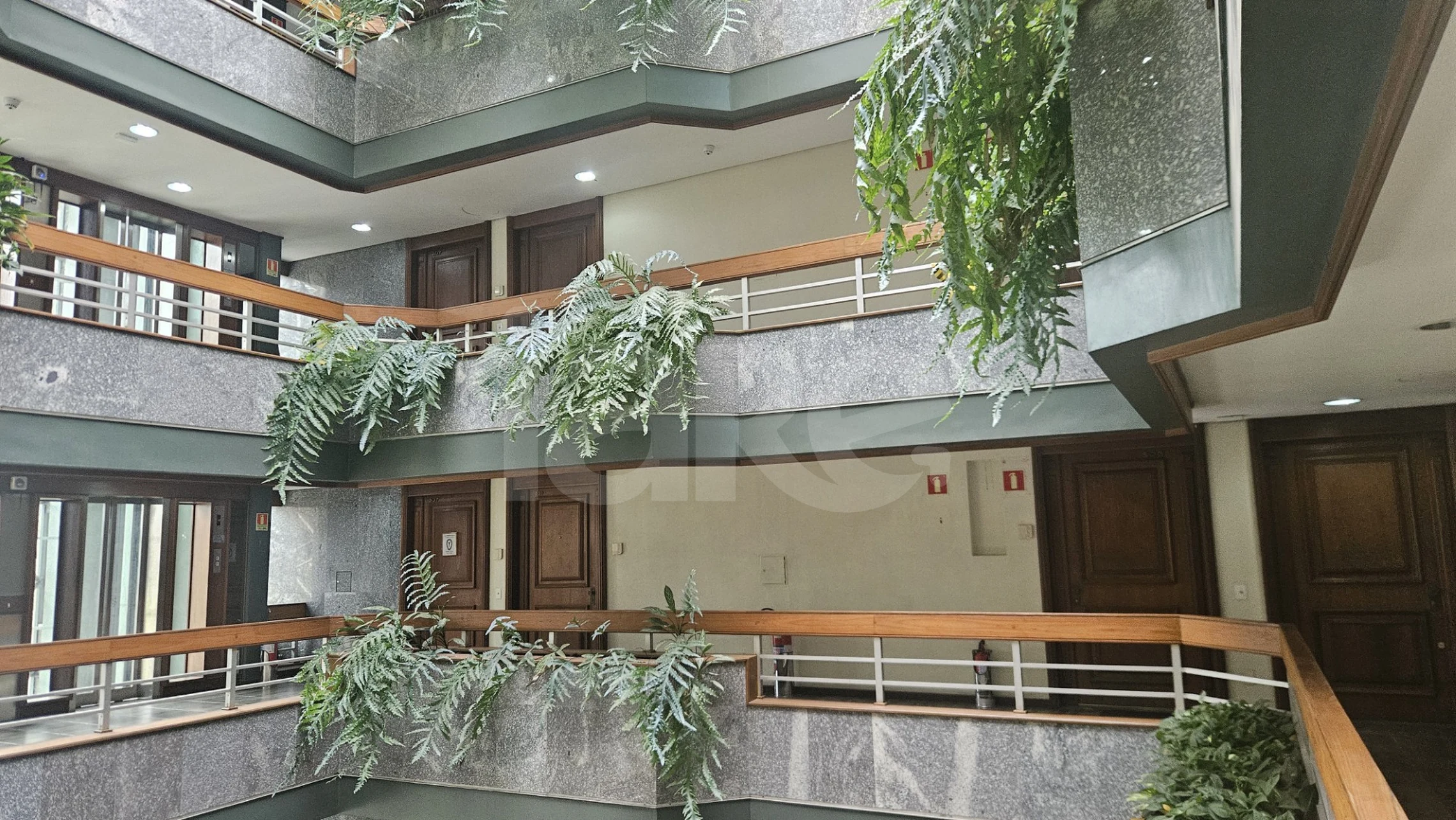 Edifício Royal Center Sala 303e304 - Sala comercial com 75,61 m², em Higienópolis — foto 1