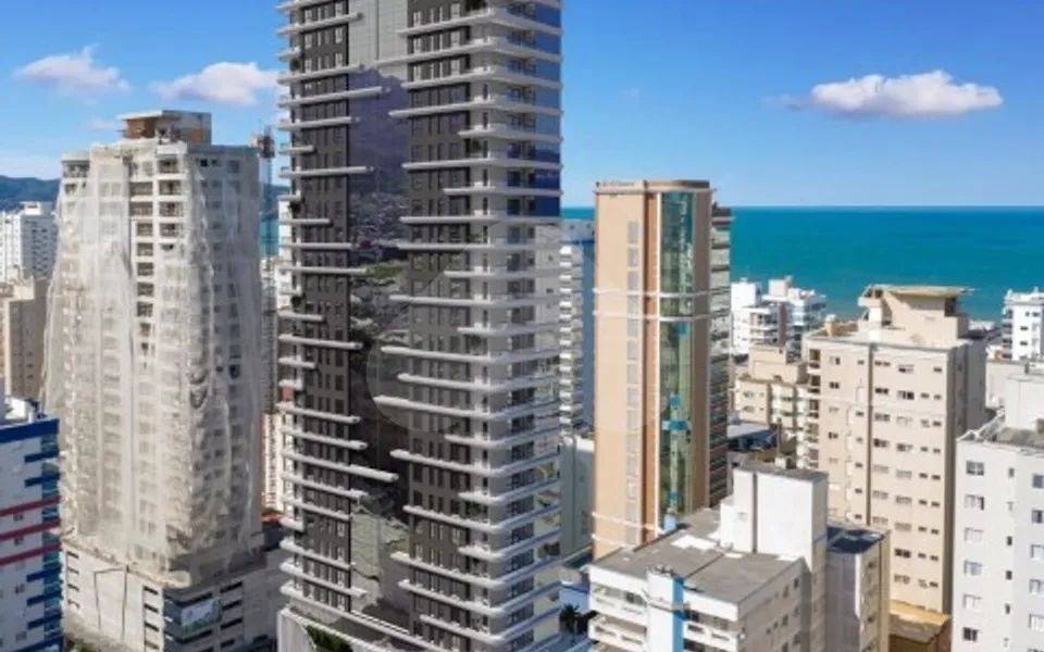 Dummond Residence - Apartamento com 206,18 m², em Meia Praia — foto 3