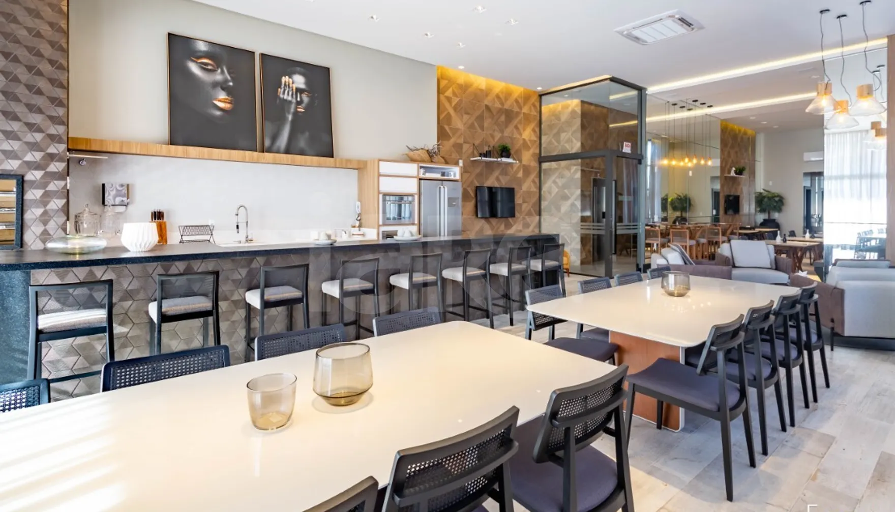 Saint Laurent Residence - Apartamento com 213 m², em Meia Praia — foto 5
