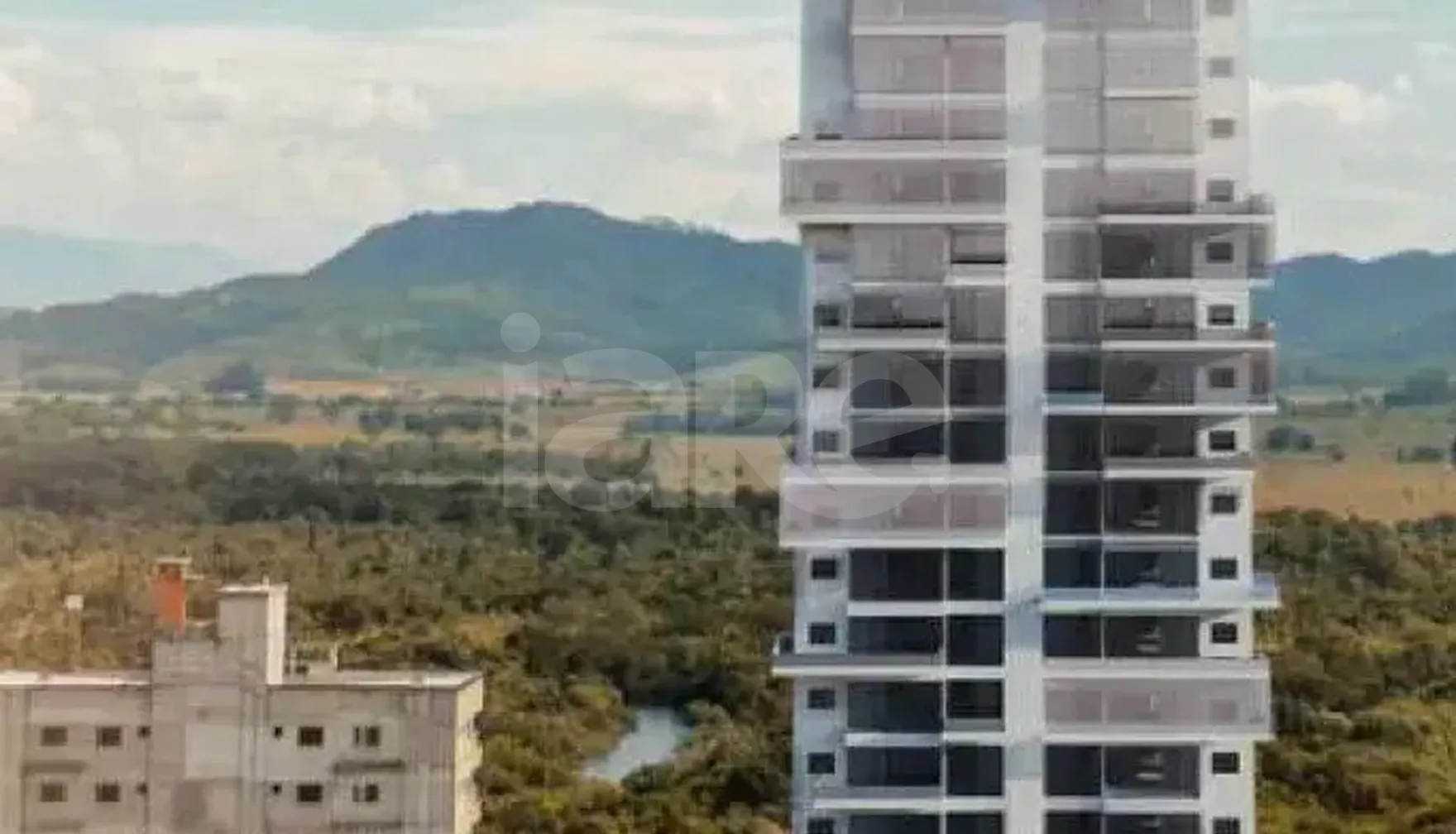 Fifty Six - Apartamento com 161,96 m², em Meia Praia — foto 3
