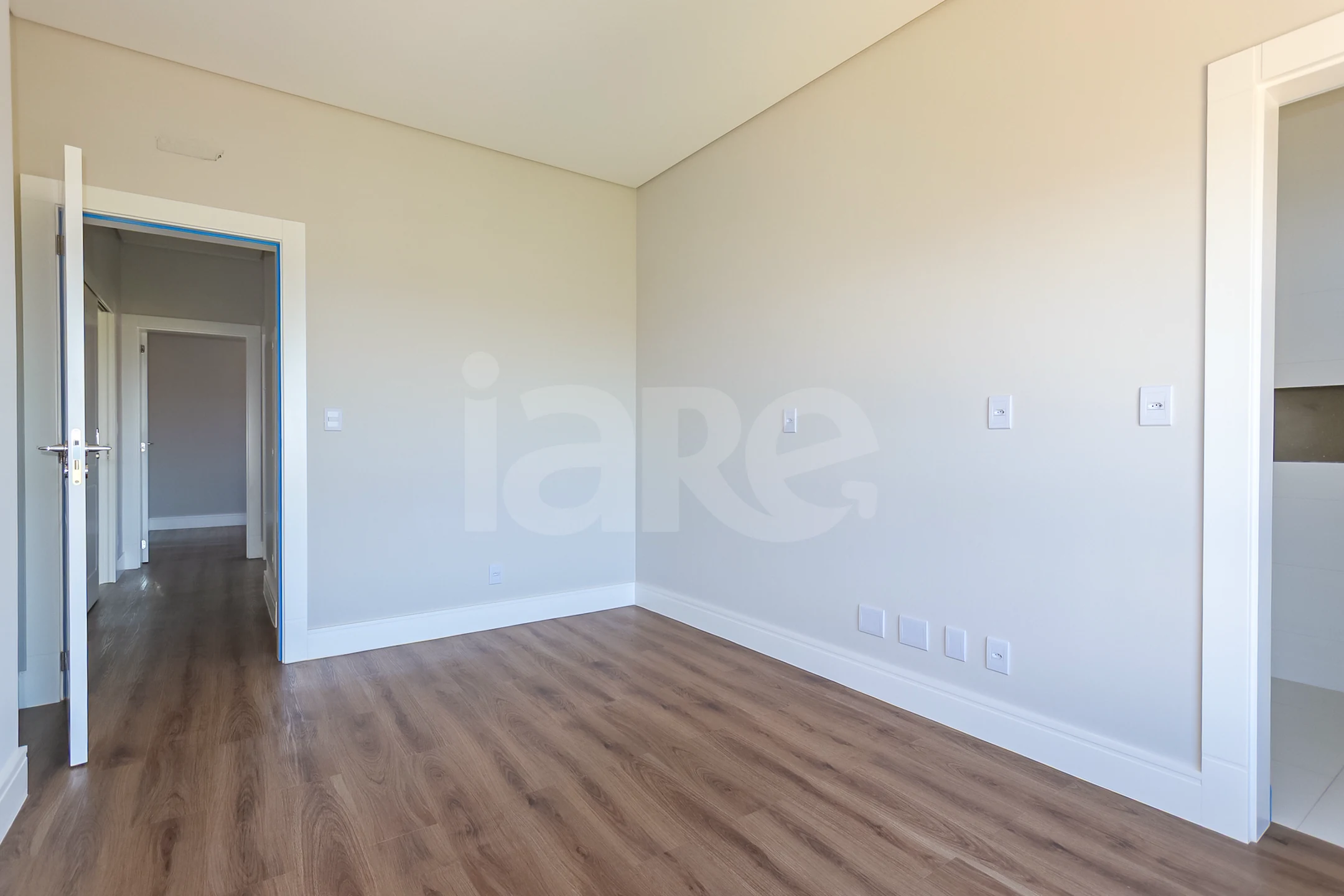 Edifício Paramount Apto 1601 - Apartamento com 269,5 m², em Meia Praia — foto 17