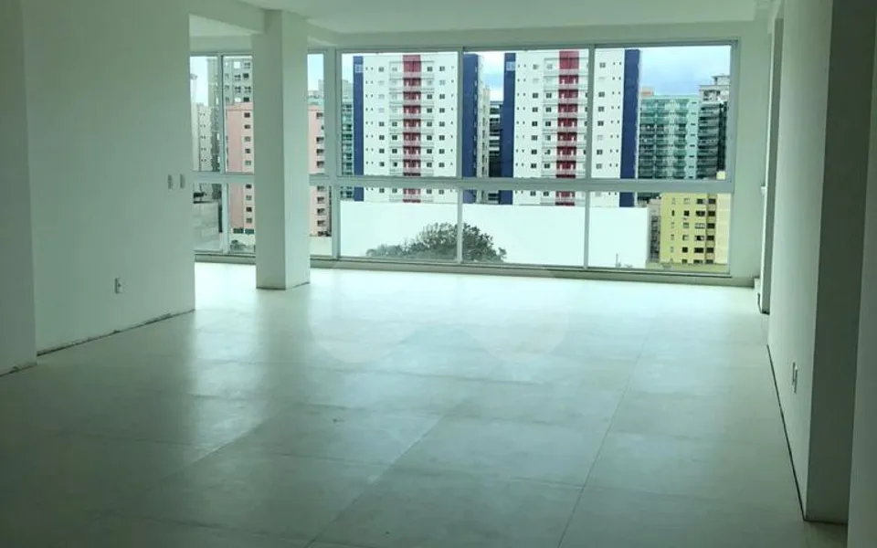 Residencial Helsinki - Apartamento com 193,38 m², em Meia Praia — foto 14