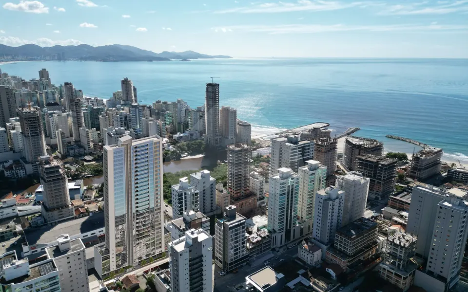 Summit - Apartamento com 130 m², em Balneário Perequê — foto 2