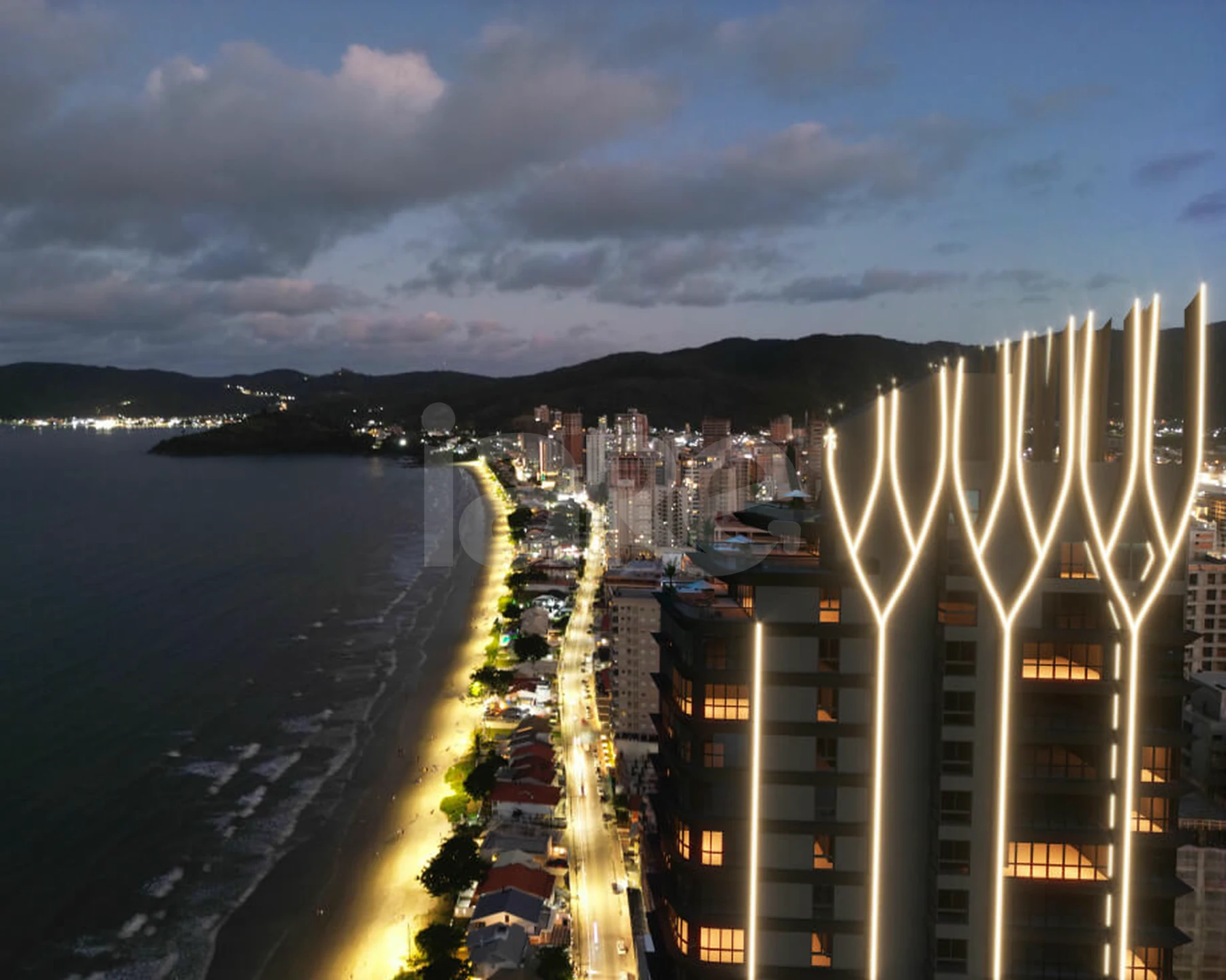 Wine Tower - Apartamento com 125 m², em Perequê — foto 21