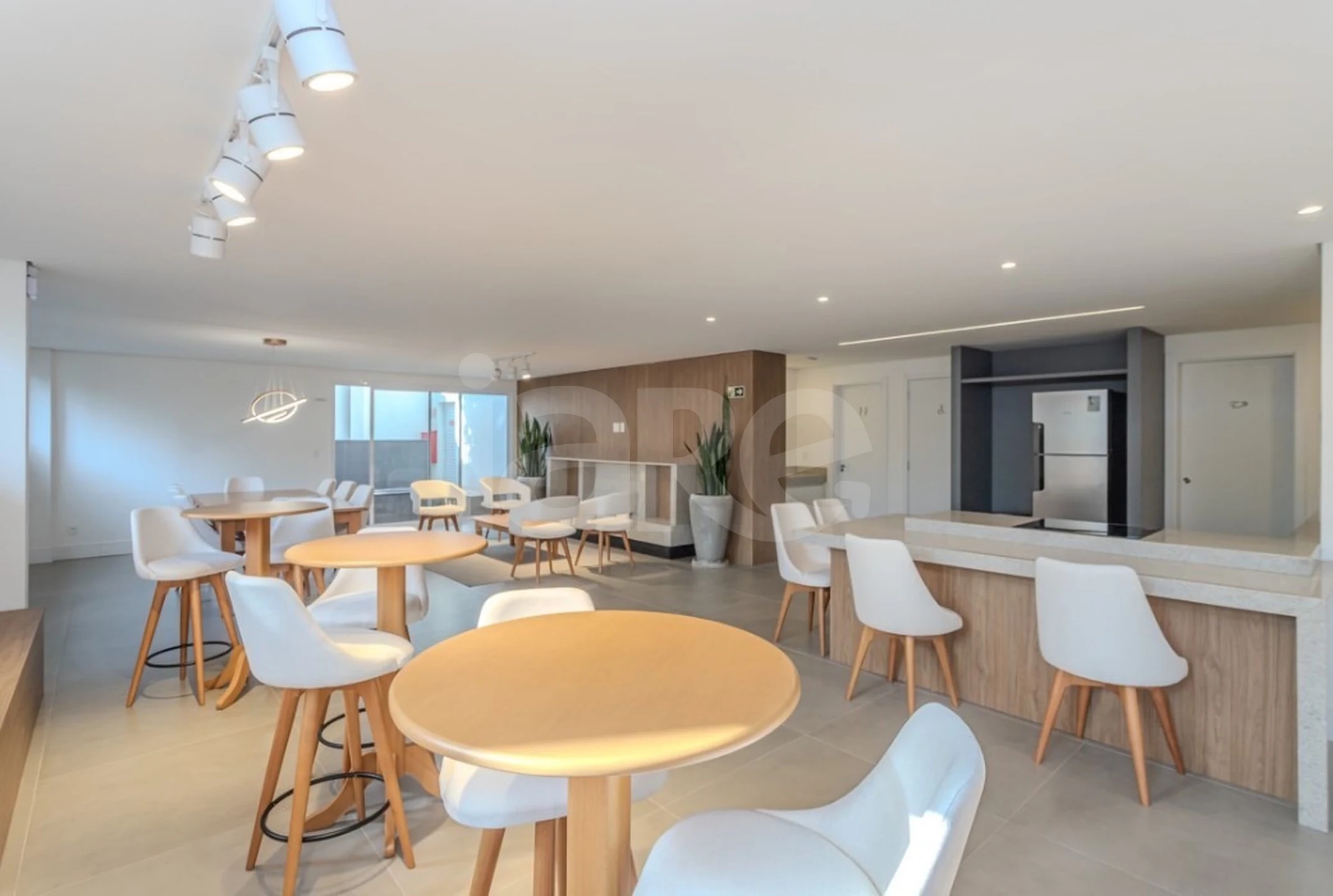 C H 421 Apto POA16430 - Apartamento com 80 m², em Jardim Botânico — foto 13
