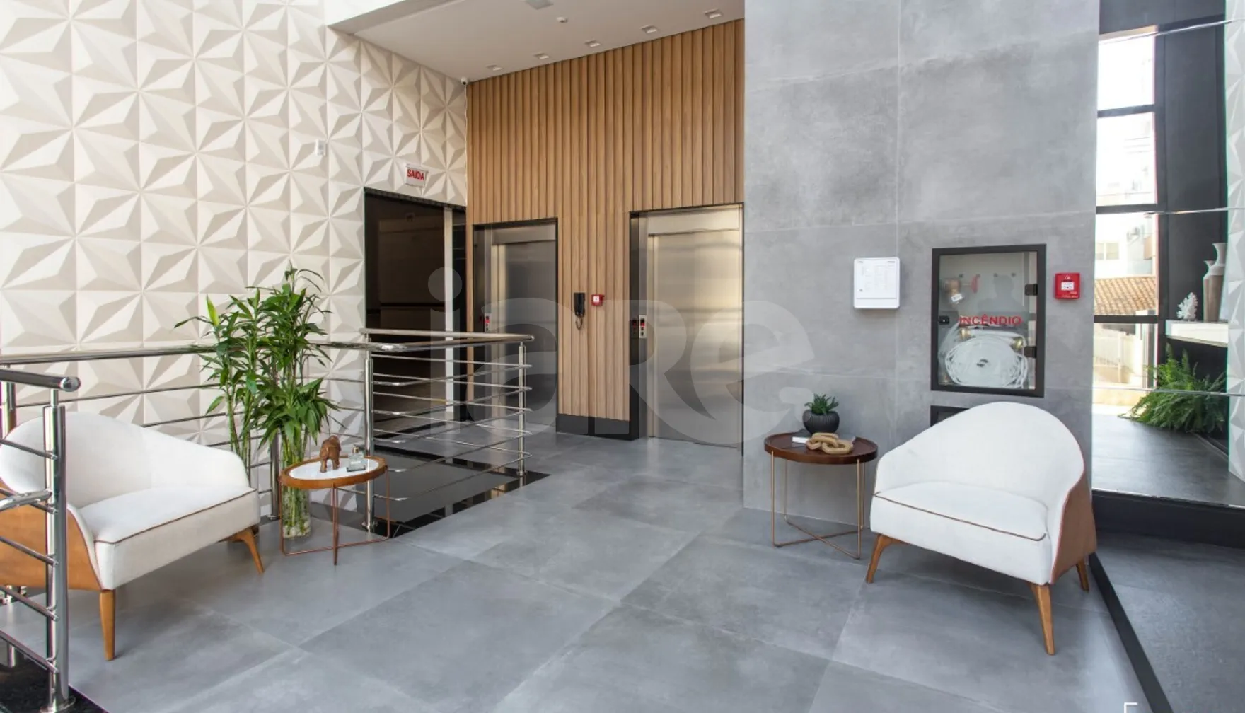 Saint Laurent Residence - Apartamento com 213 m², em Meia Praia — foto 2