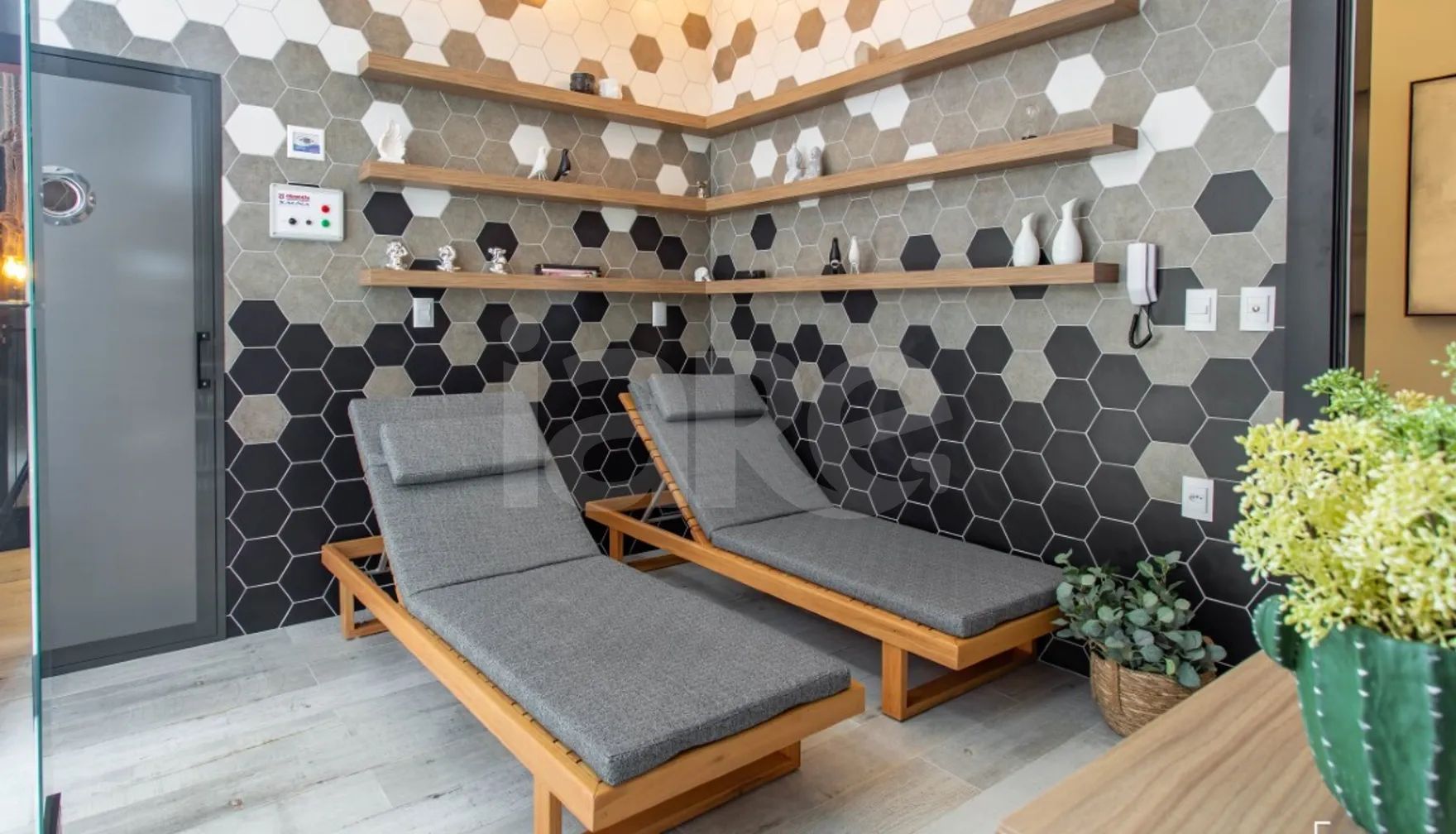 Saint Laurent Residence - Apartamento com 213 m², em Meia Praia — foto 10