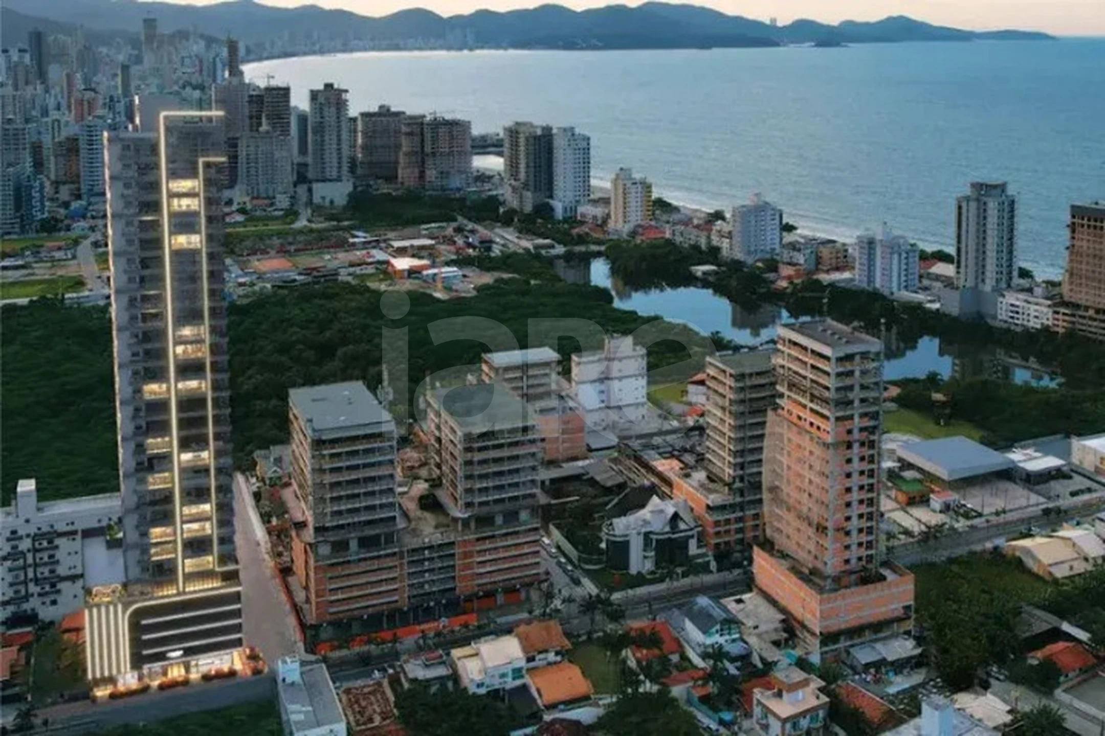 Lumière Residence - Apartamento com 135 m², em Perequê — foto 29