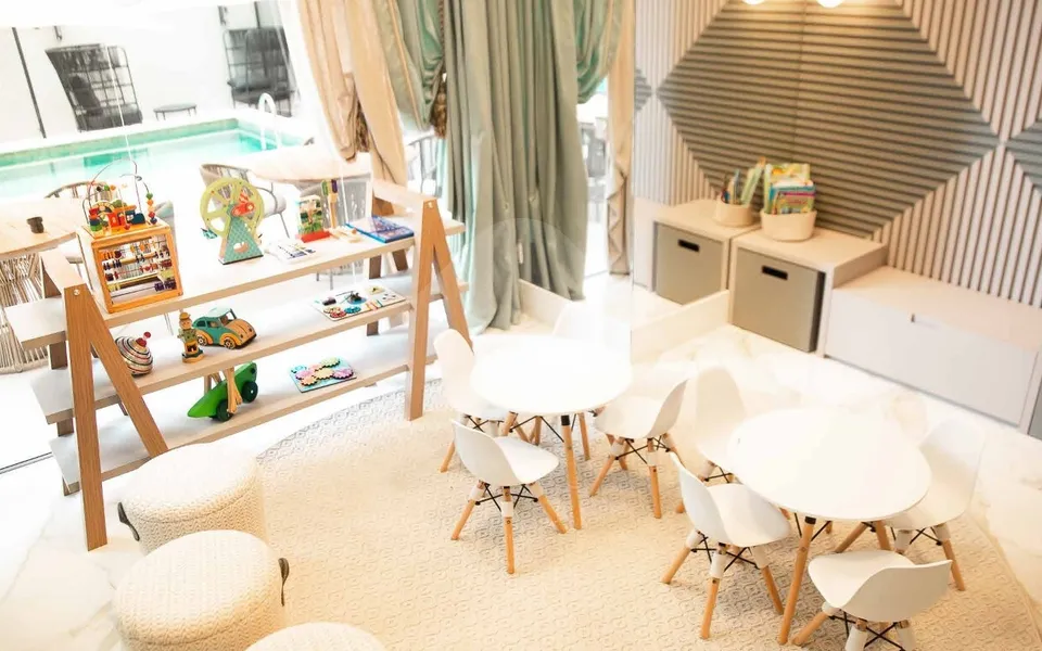 Cambirela - Apartamento com 140,2 m², em Meia Praia — foto 6