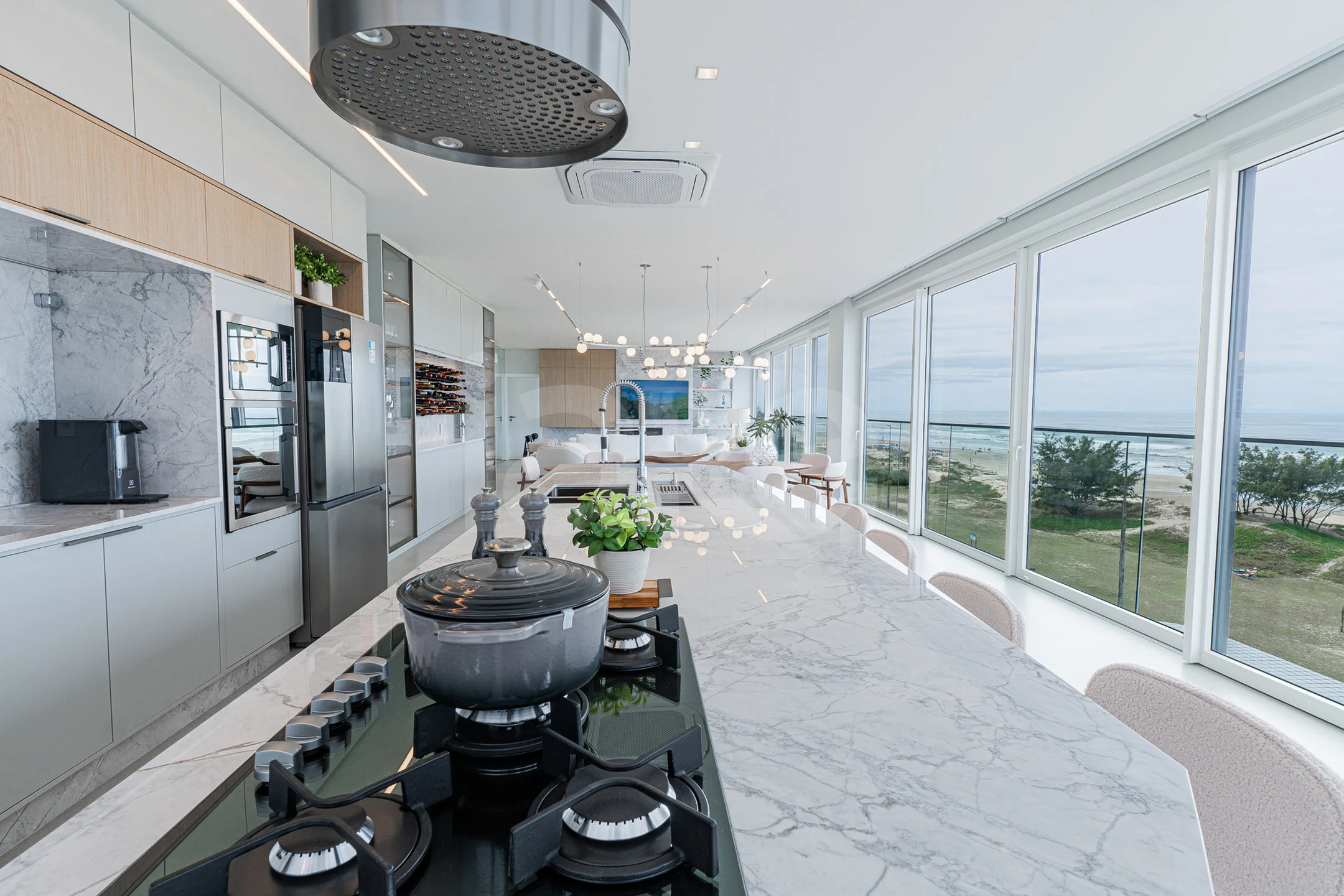 Joacir Martinello - Apartamento com 220,5 m², em Navegantes — foto 2