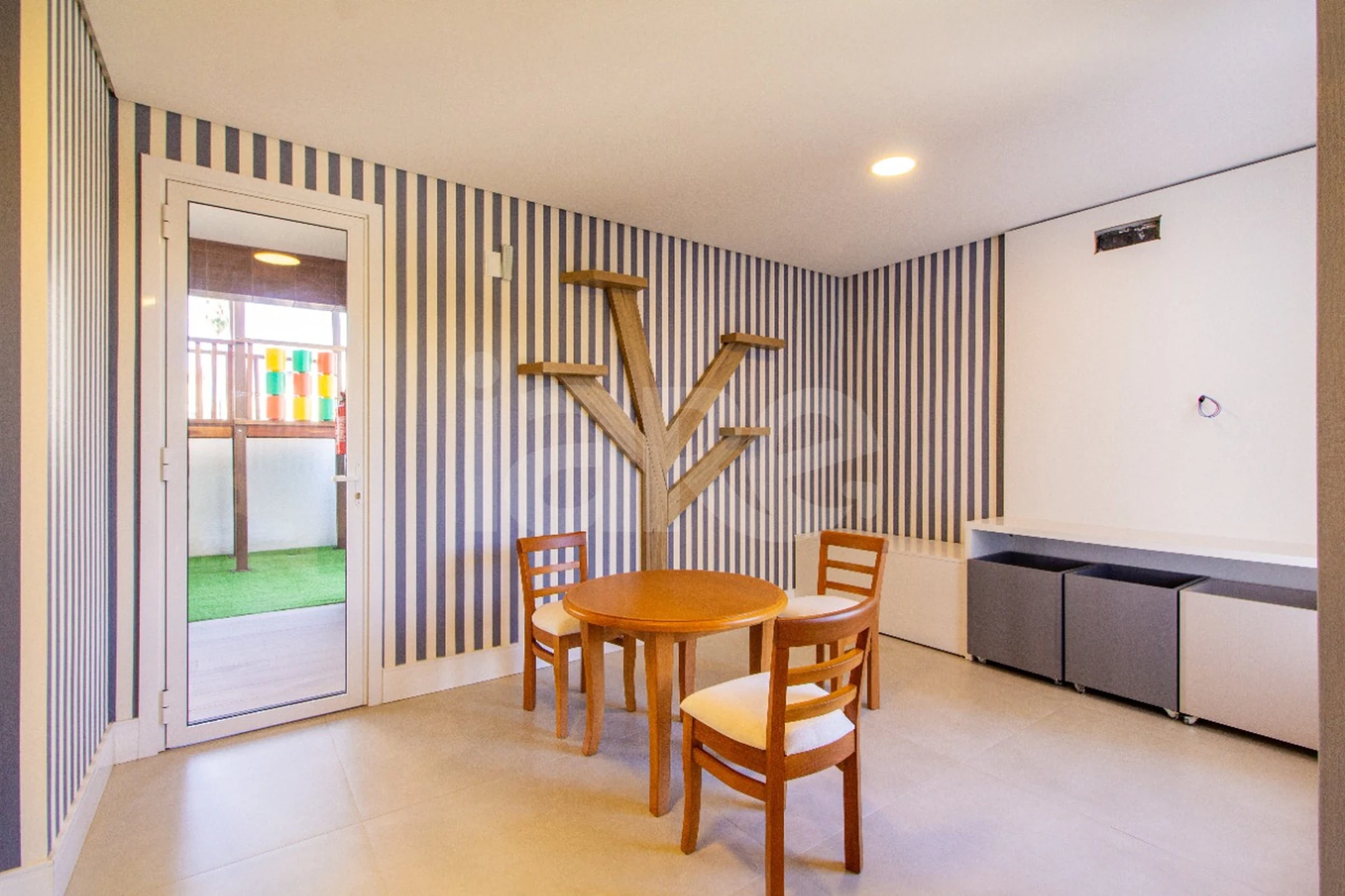 C H 421 Apto POA16430 - Apartamento com 80 m², em Jardim Botânico — foto 10