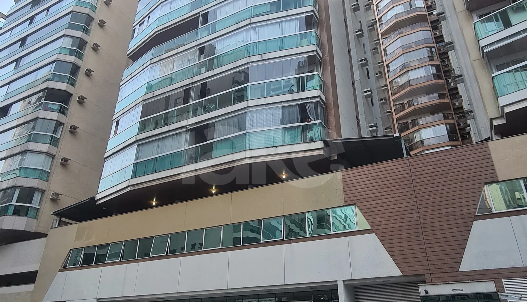Costa Europa - Apartamento com 63,8 m², em Itapuã — foto 1