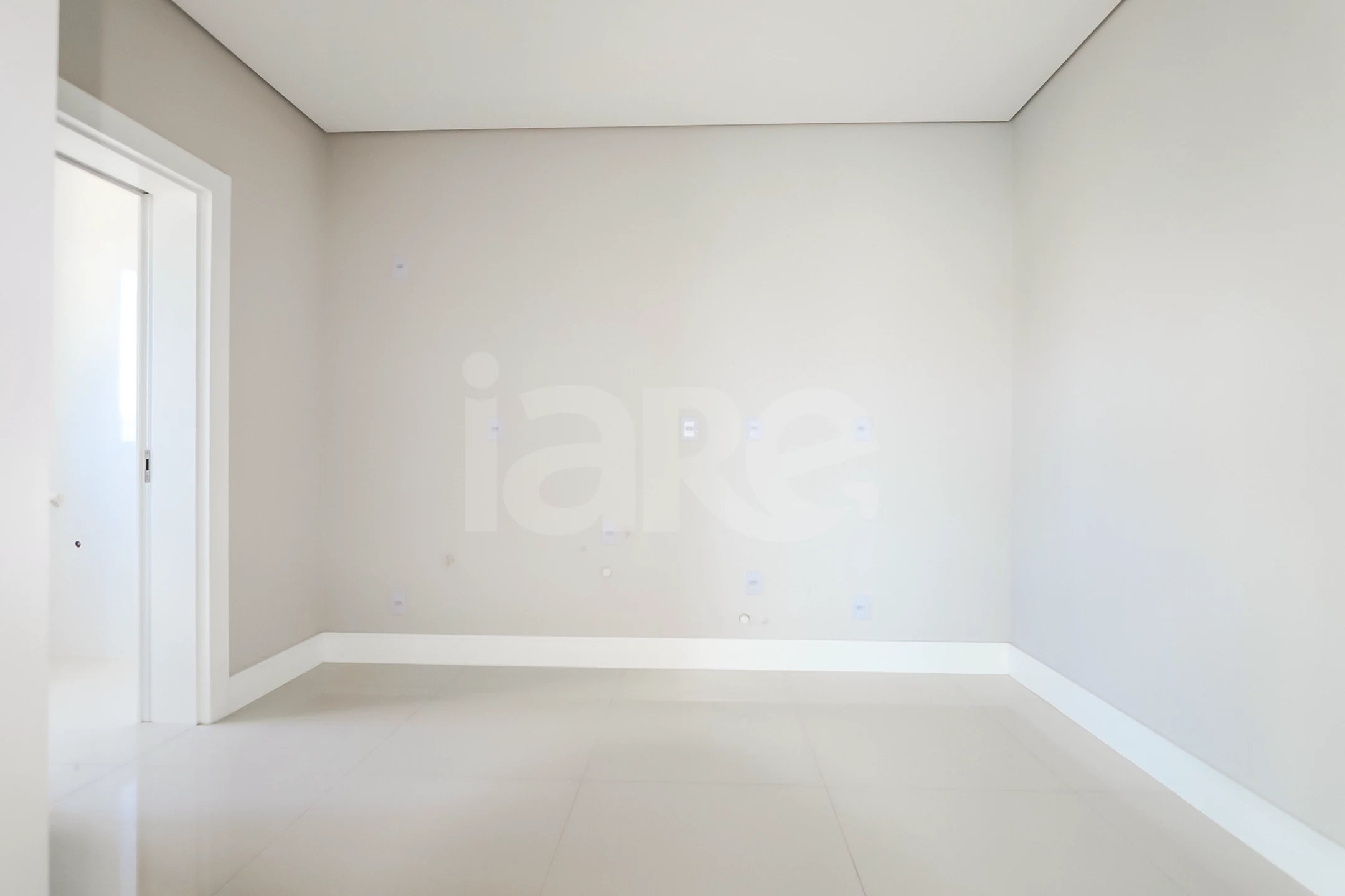 Edifício Paramount Apto 1601 - Apartamento com 269,5 m², em Meia Praia — foto 28