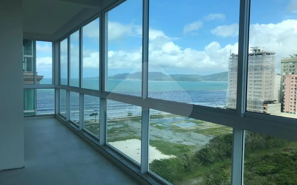 Residencial Helsinki - Apartamento com 193,38 m², em Meia Praia — foto 15