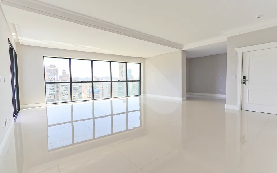 Edifício Paramount Apto 1601 - Apartamento com 269,5 m², em Meia Praia — foto 32