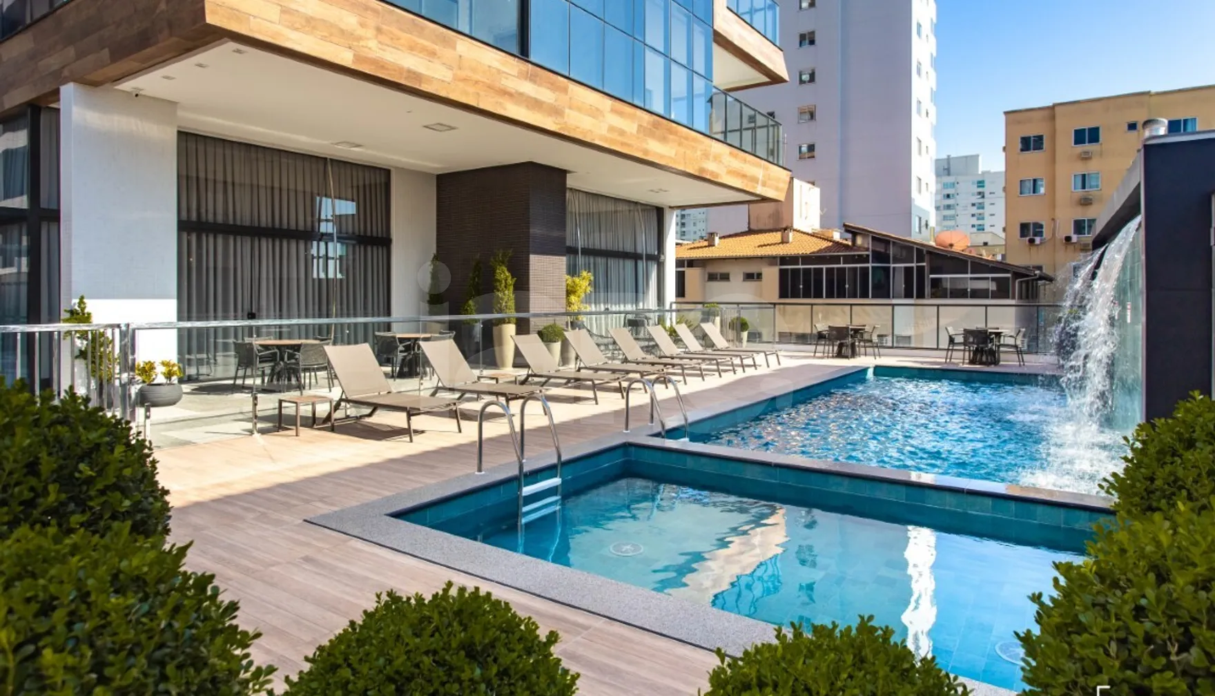 Saint Laurent Residence - Apartamento com 213 m², em Meia Praia — foto 12
