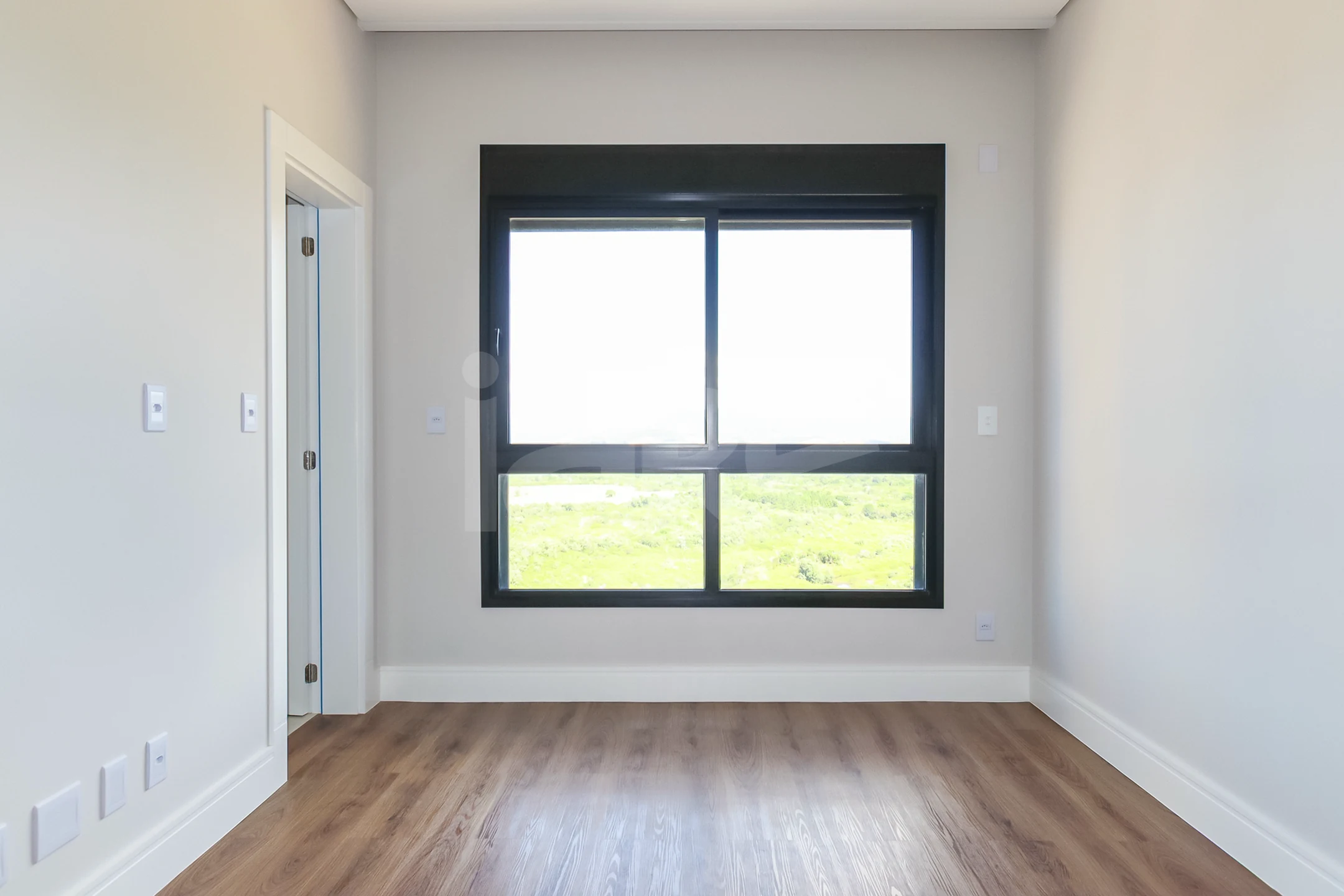 Edifício Paramount Apto 1601 - Apartamento com 269,5 m², em Meia Praia — foto 27