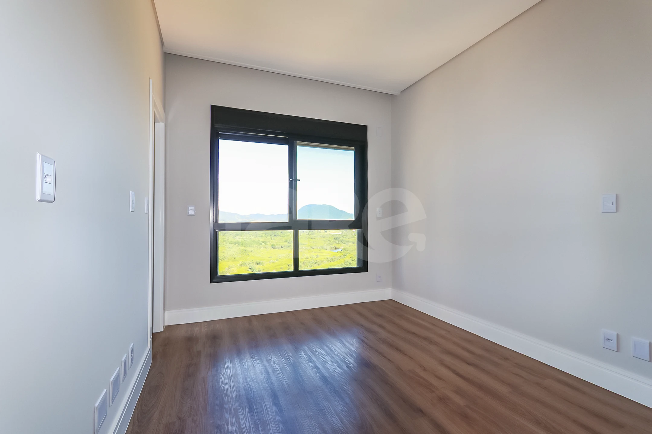 Edifício Paramount Apto 1601 - Apartamento com 269,5 m², em Meia Praia — foto 19