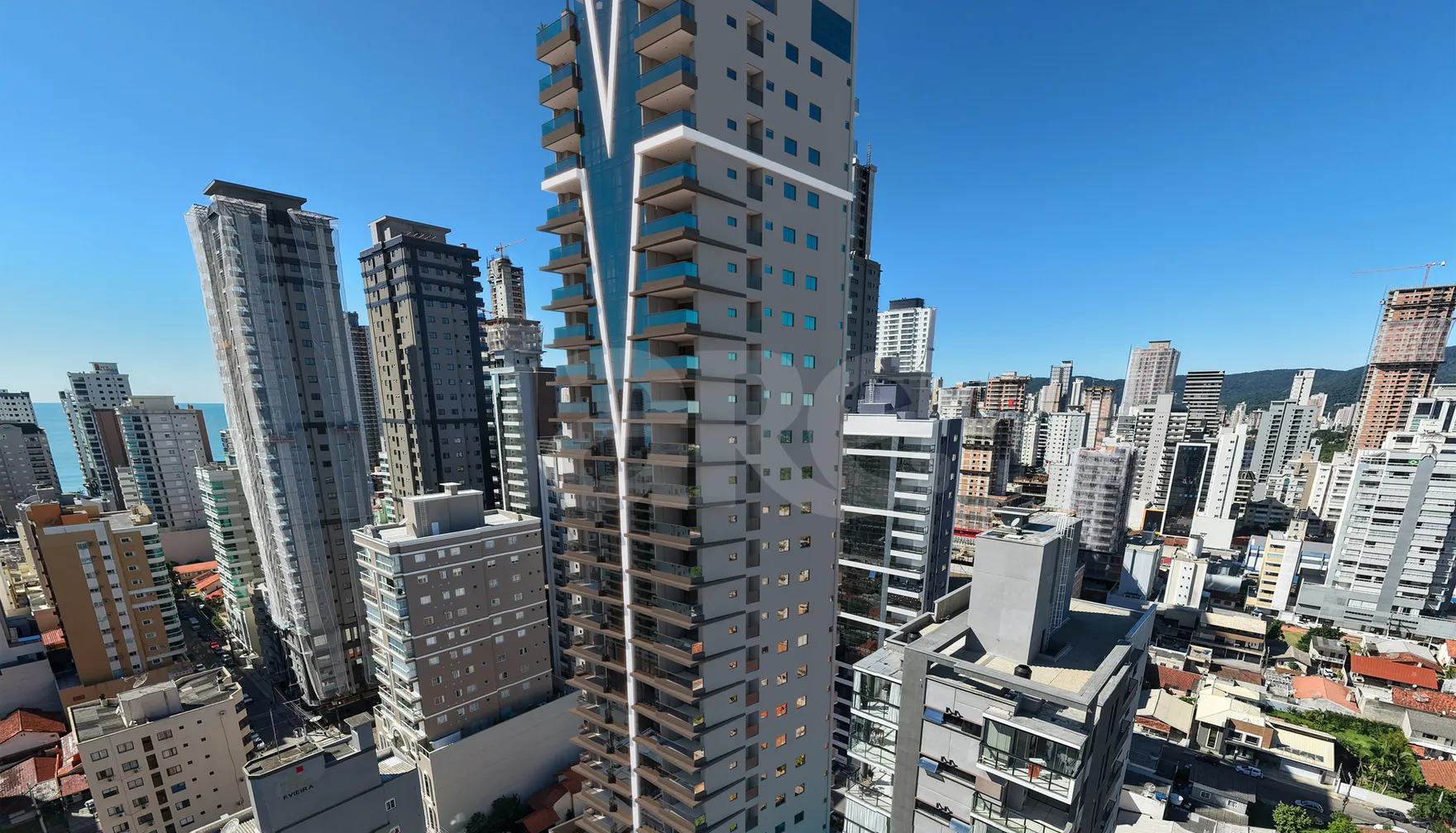 Eternity Residence - Apartamento com 140 m², em Meia Praia — foto 9