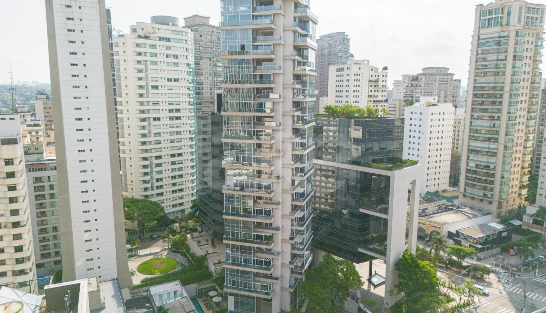 Celebrity - Cobertura com 298 m², em Itaim Bibi — foto 1