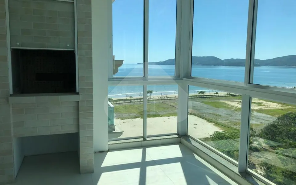 Residencial Helsinki - Apartamento com 193,38 m², em Meia Praia — foto 3