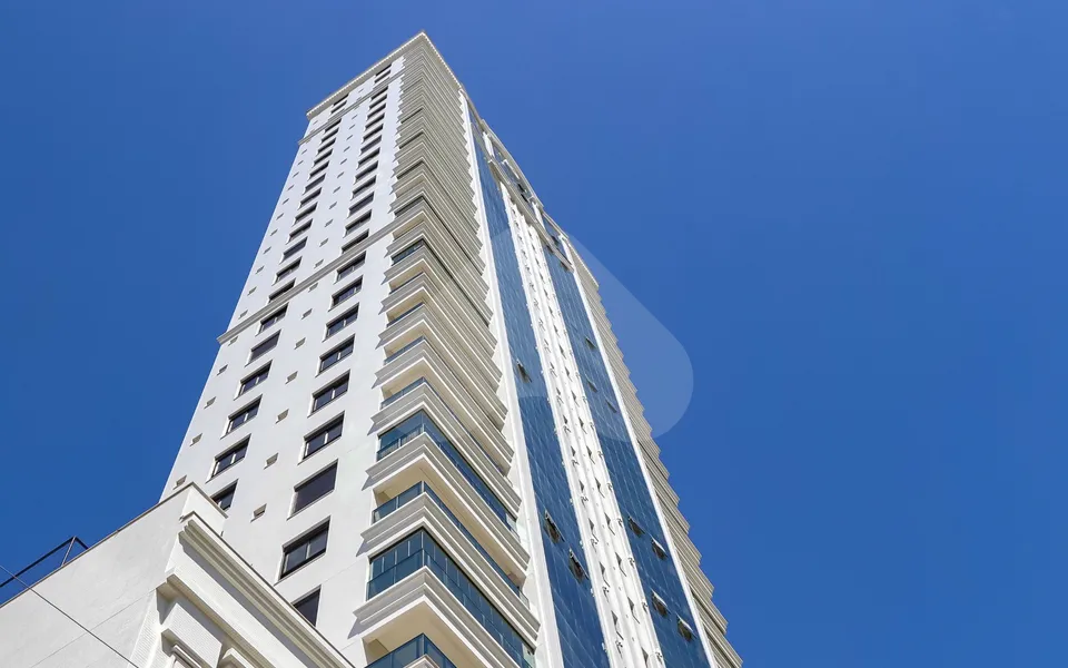 Edifício Paramount Apto 1601 - Apartamento com 269,5 m², em Meia Praia — foto 2