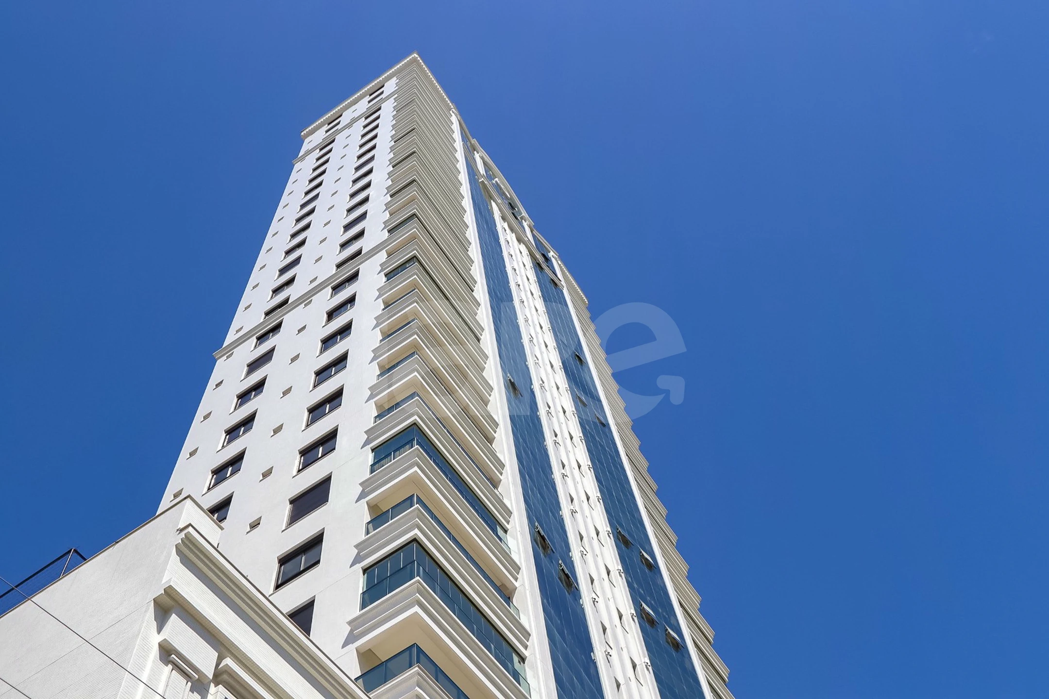 Edifício Paramount Apto 1601 - Apartamento com 269,5 m², em Meia Praia — foto 32