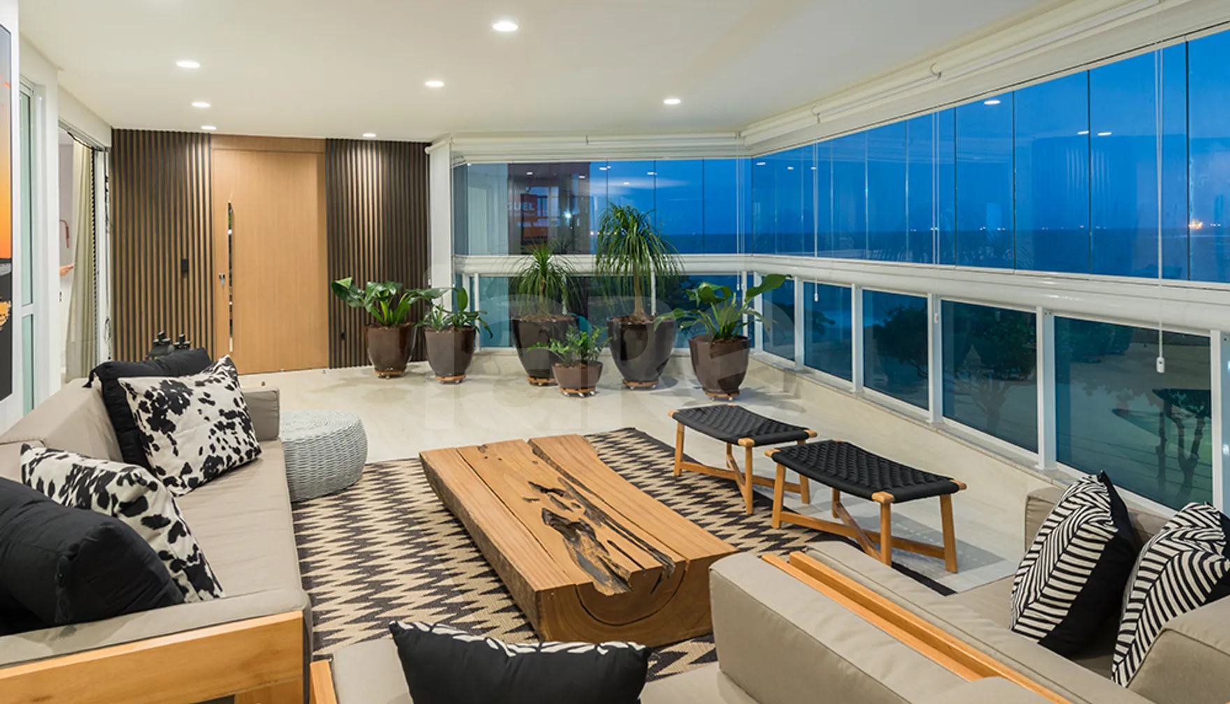 Marina Bay Residences - Apartamento com 240,1 m², em Itapuã — foto 3