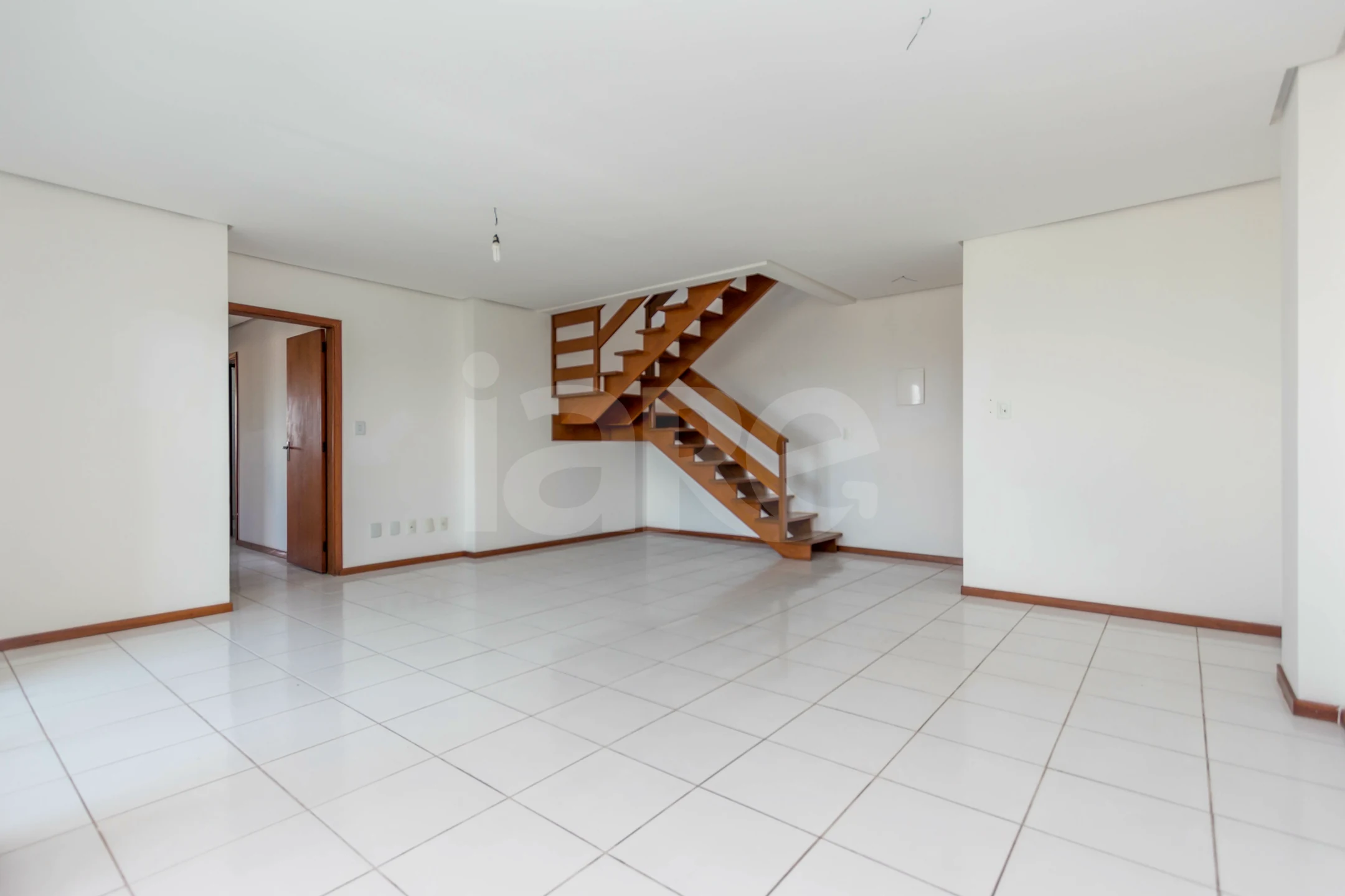 CVB Apto 1509B - Cobertura com 194 m², em Centro — foto 5