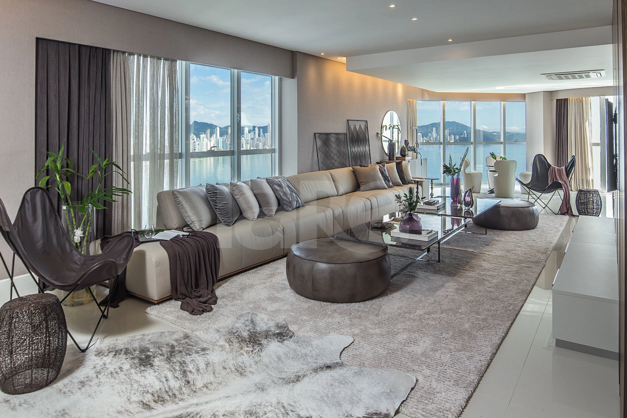 Ibiza Towers - Apartamento com 238 m², em Centro — foto 2