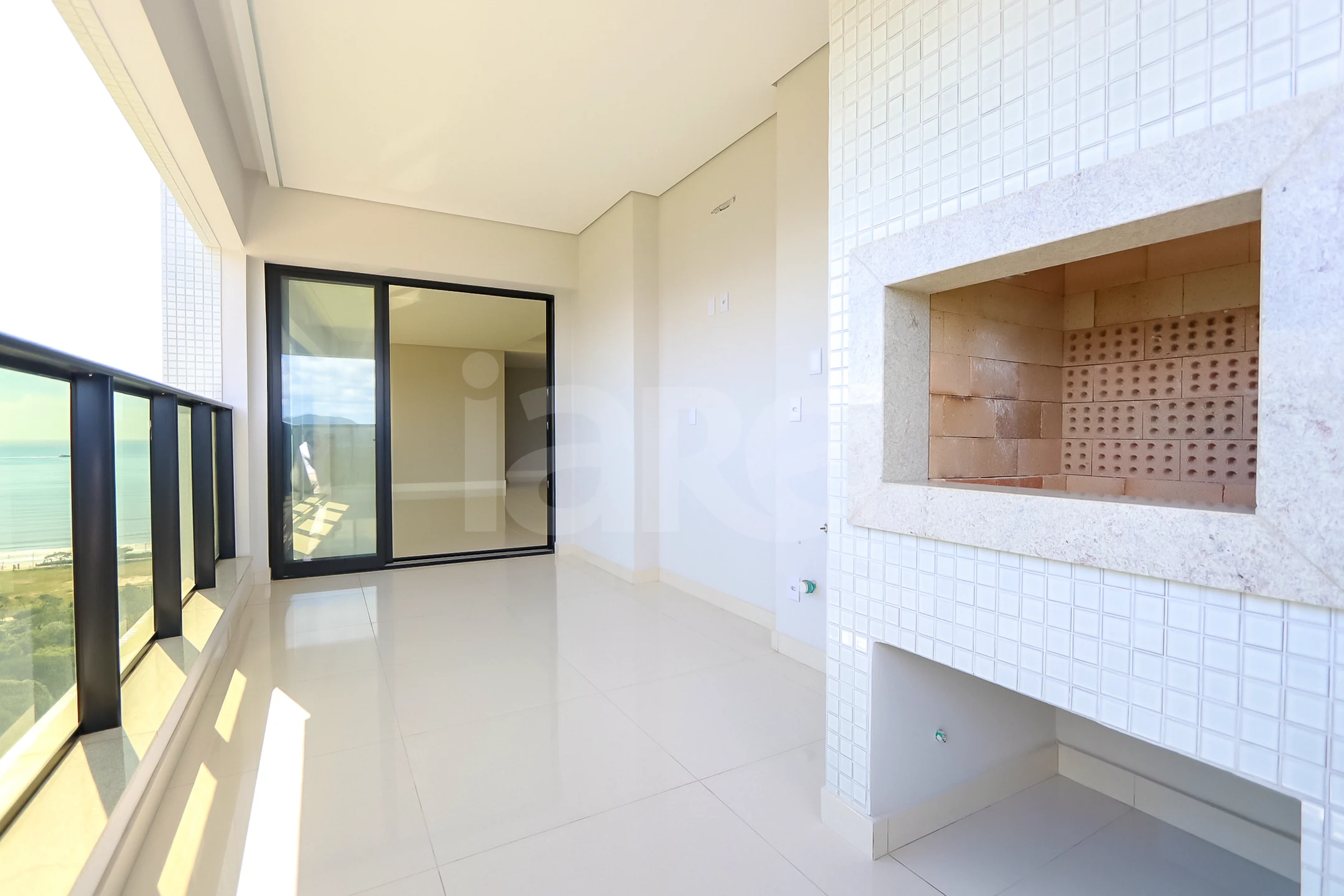 Edifício Paramount Apto 1601 - Apartamento com 269,5 m², em Meia Praia — foto 53