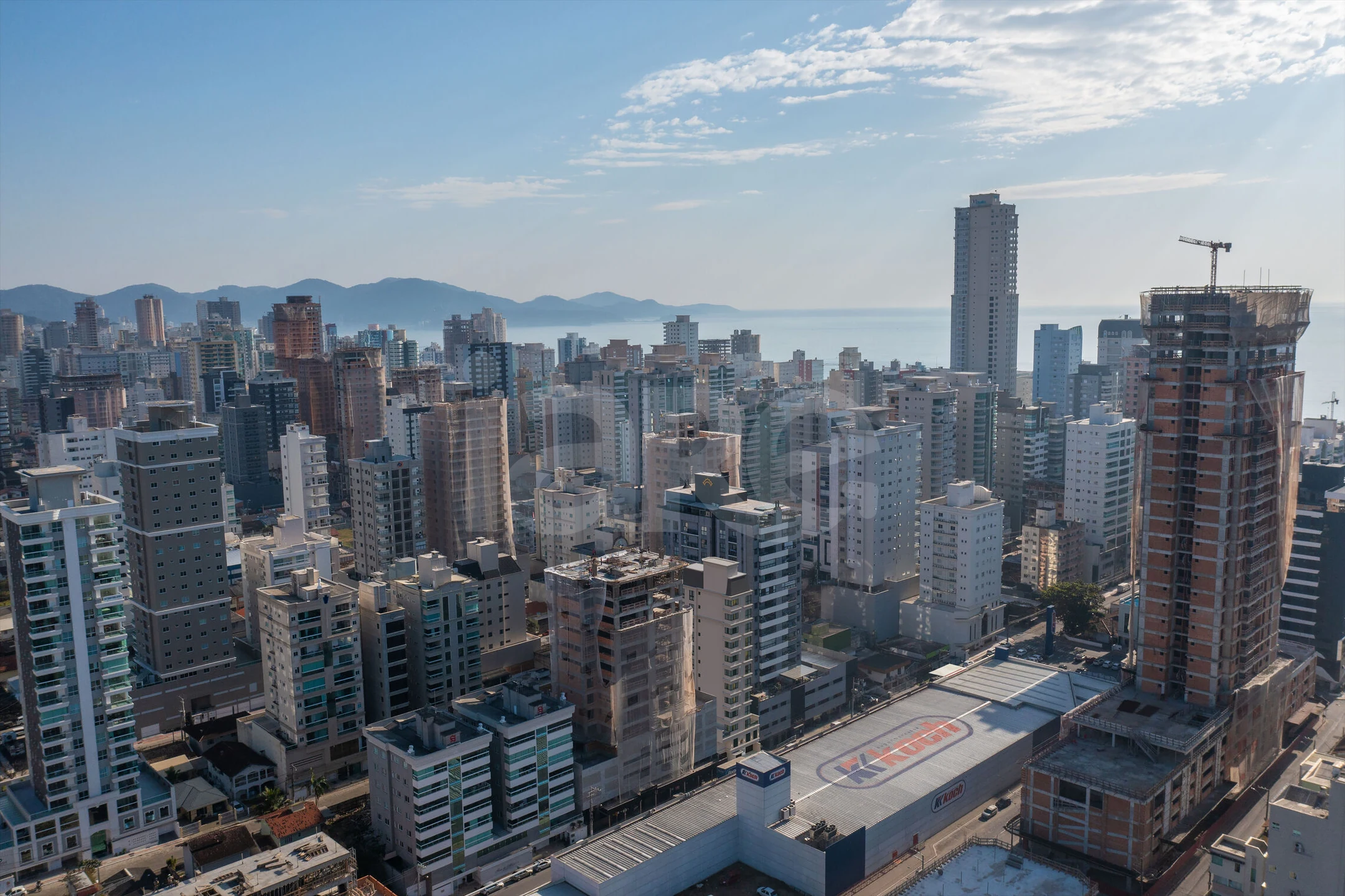 Efraim - Garden com 212 m², em Meia Praia — foto 7
