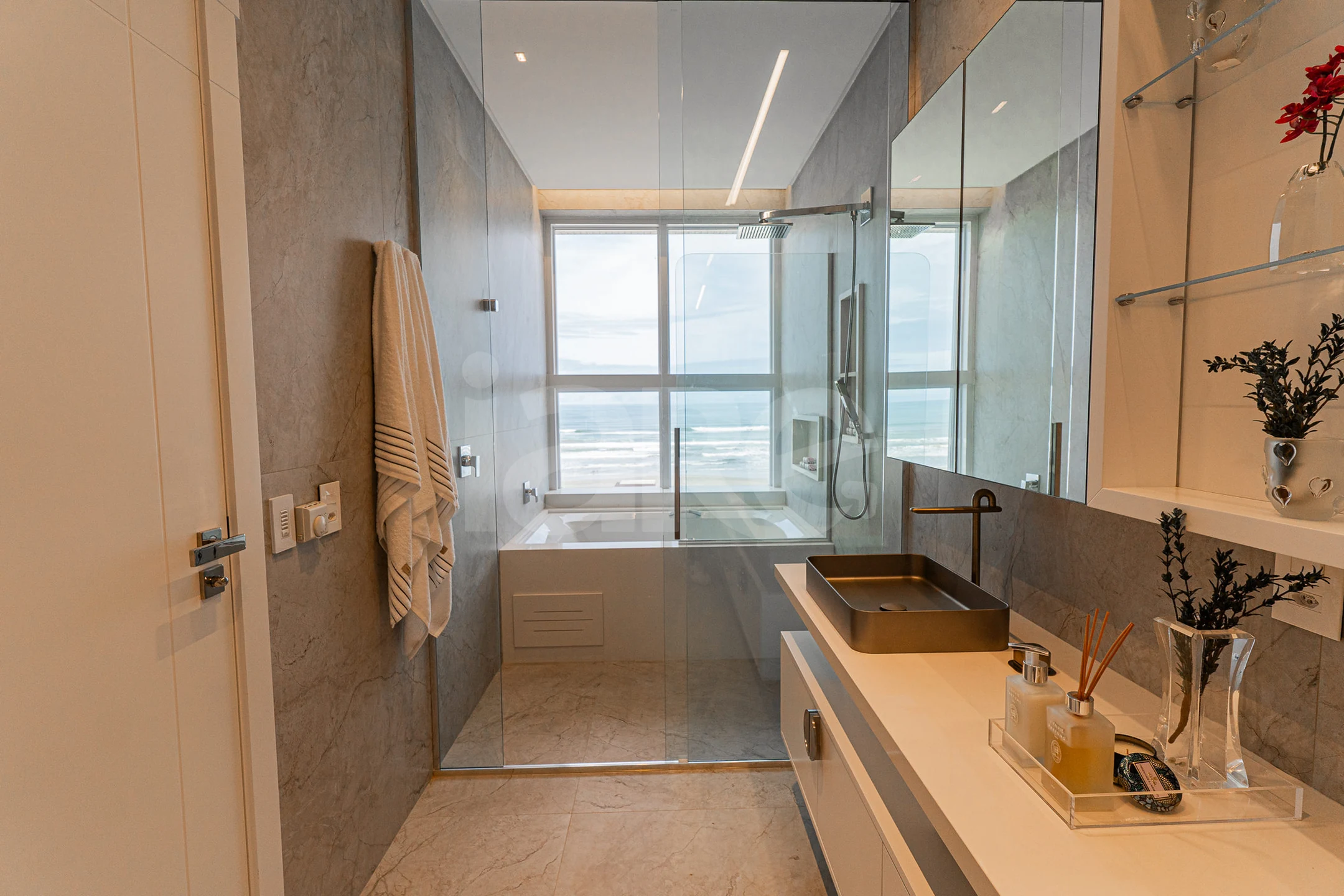 Joacir Martinello - Apartamento com 220,5 m², em Navegantes — foto 4