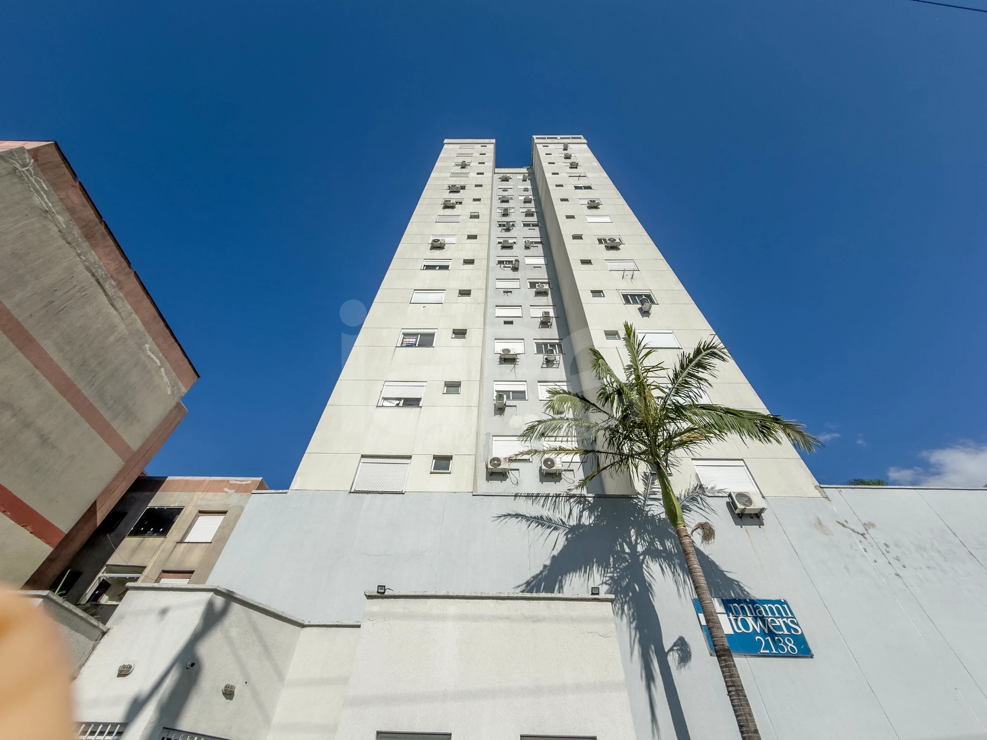 CVB Apto 1509B - Cobertura com 194 m², em Centro — foto 1