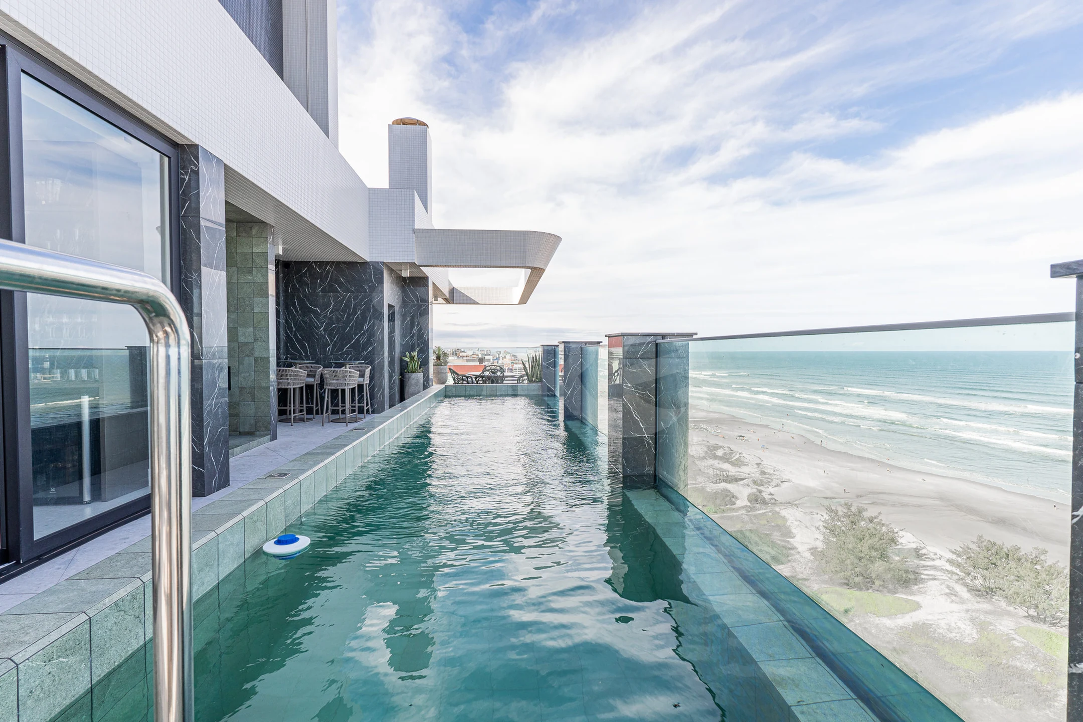 Joacir Martinello - Apartamento com 220,5 m², em Navegantes — foto 16